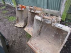 SET OF 3 X 45MM PINNED EXCAVATOR BUCKETS, GOOD CUTTING EDGES: 420MM, 570MM & 730MM WIDTH APPROX. 235