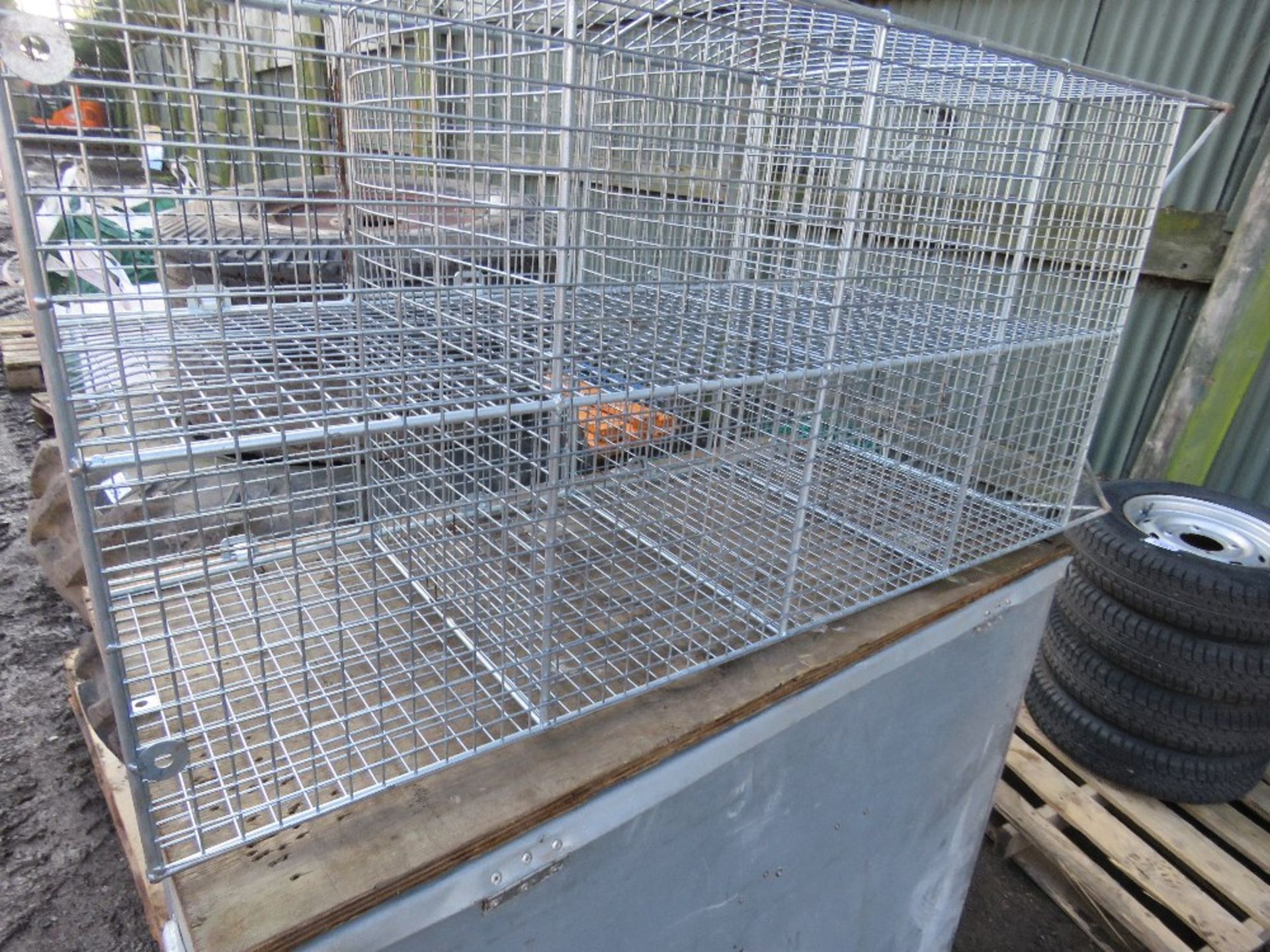 TOOL LOCKER PLUS A MESH LOCKER CAGE. THIS LOT IS SOLD UNDER THE AUCTIONEERS MARGIN SCHEME, THEREFORE - Image 2 of 2