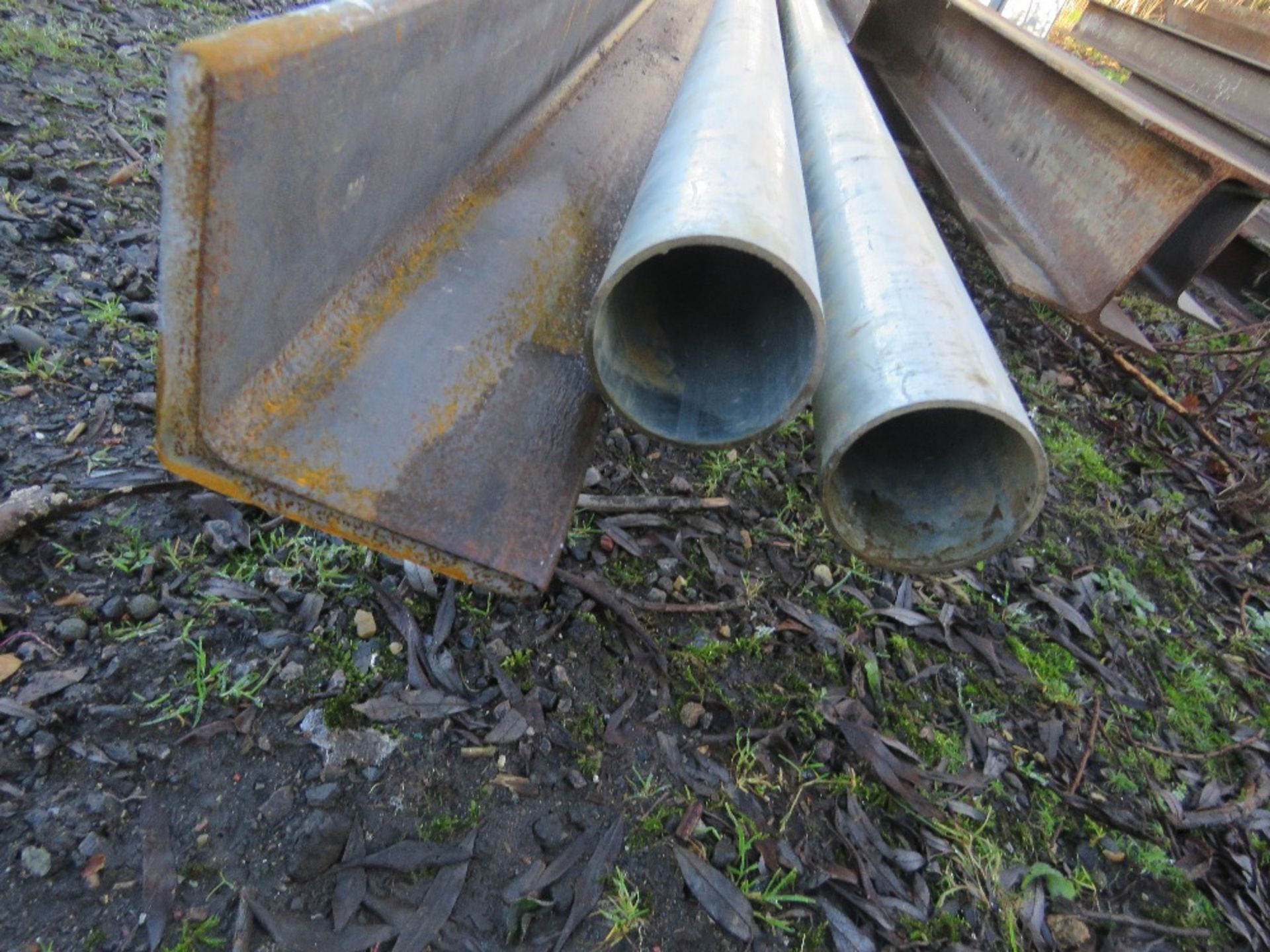 PALLET CONTAINING STEEL PIPES, 3 X RSJ STEELS PLUS HD ANGLE IRON. THIS LOT IS SOLD UNDER THE AUCTION - Image 3 of 4
