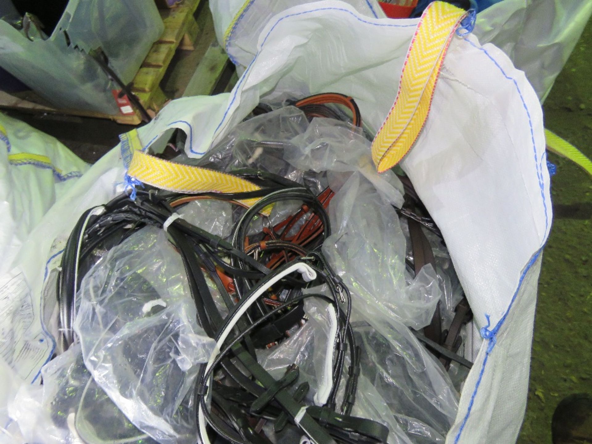 BULK BAG CONTAINING ASSORTED HORSE BRIDLES ETC. SOURCED FROM SADDLERY SHOP LIQUIDATION. THIS LOT IS - Image 4 of 4