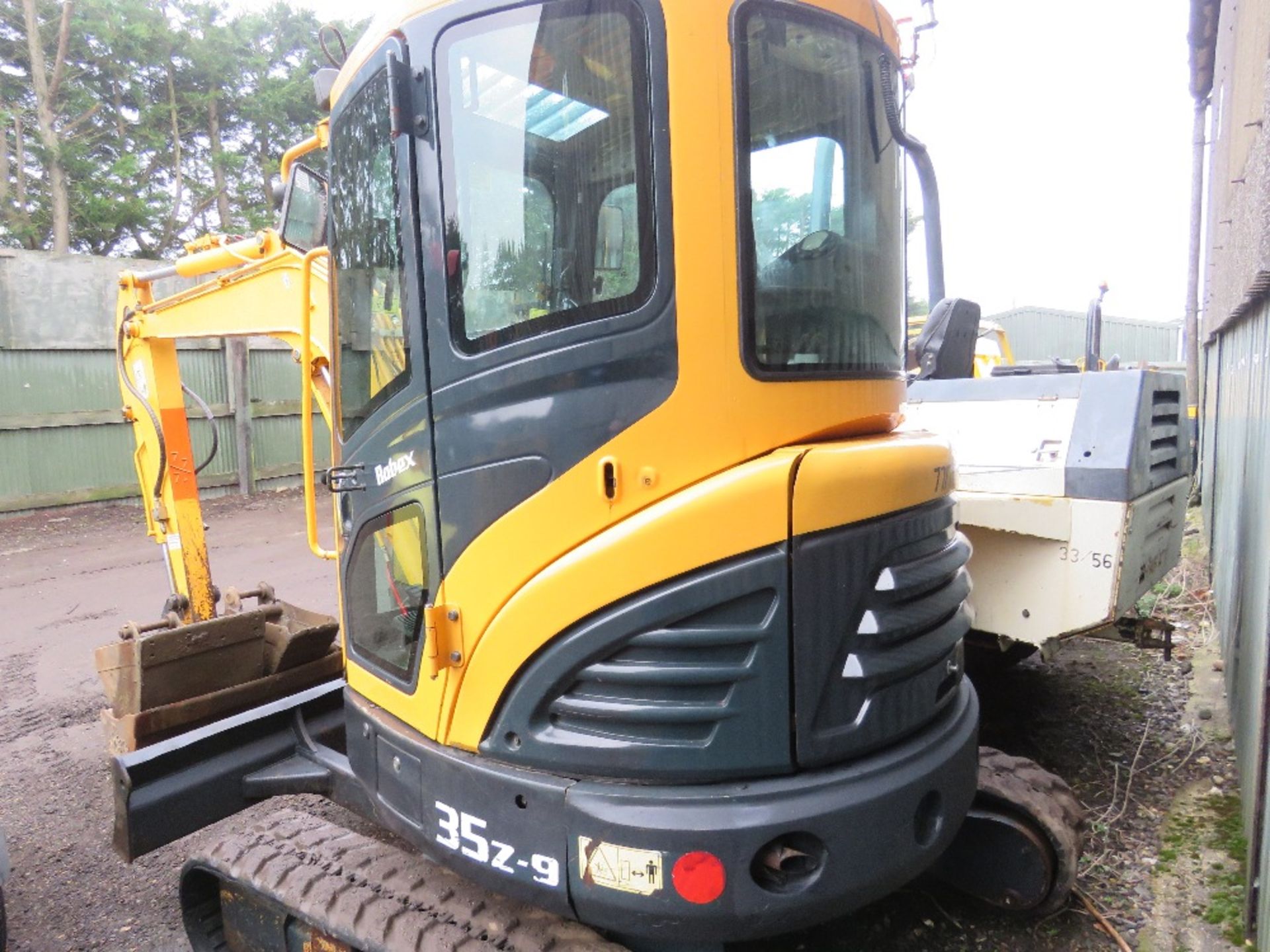 HYUNDAI ROBEX 35Z-9 RUBBER TRACKED EXCAVATOR, YEAR 2013. 4072 REC HOURS. 3NO BUCKETS AS SHOWN. SN:HH - Image 10 of 15