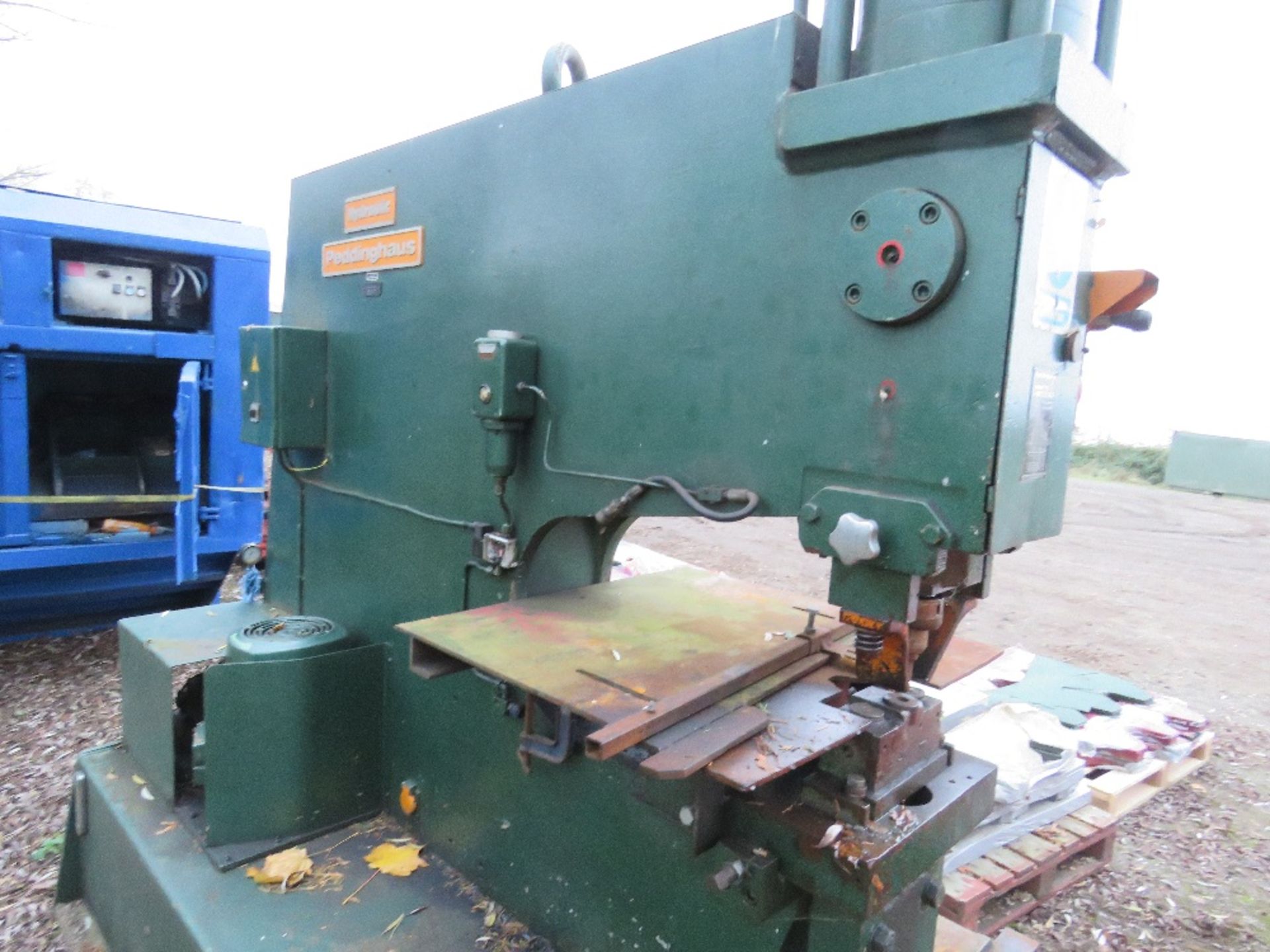 PEDDINGTONS HYDRAULIC 1000 PRESS AND SHEAR MACHINE, 75CM THROAT APPROX. - Image 3 of 6