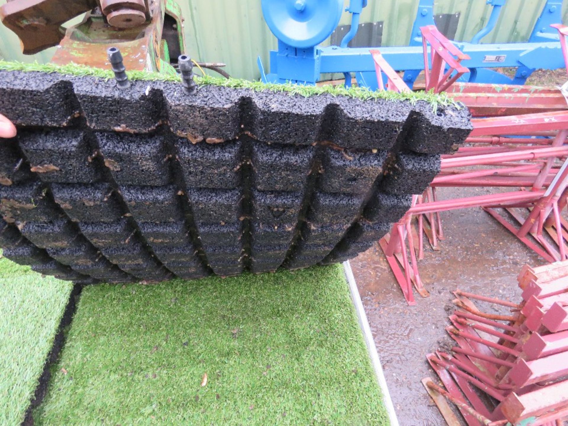 PALLET OF INTERLOCKING ASTRO TURF FAKE GRASS TILES WITH CUSHION BACKING, 50MM X 50MM 84NO IN TOTAL. - Image 3 of 4