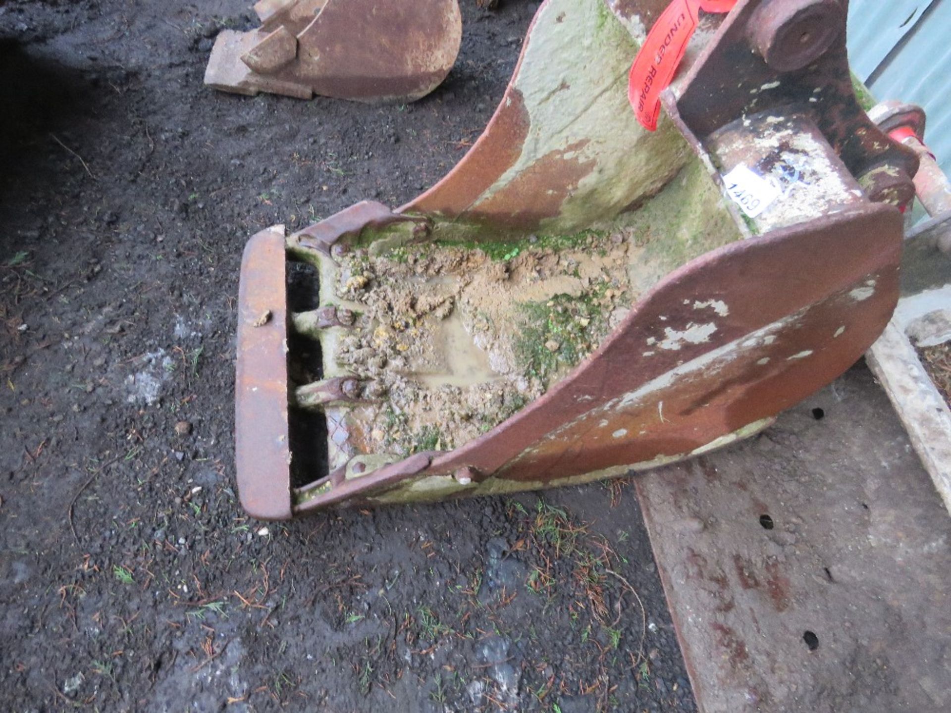2 X EXCAVATOR BUCKETS: 2FT AND 5FT WIDTH APPROX, WITH 45MM PINS.