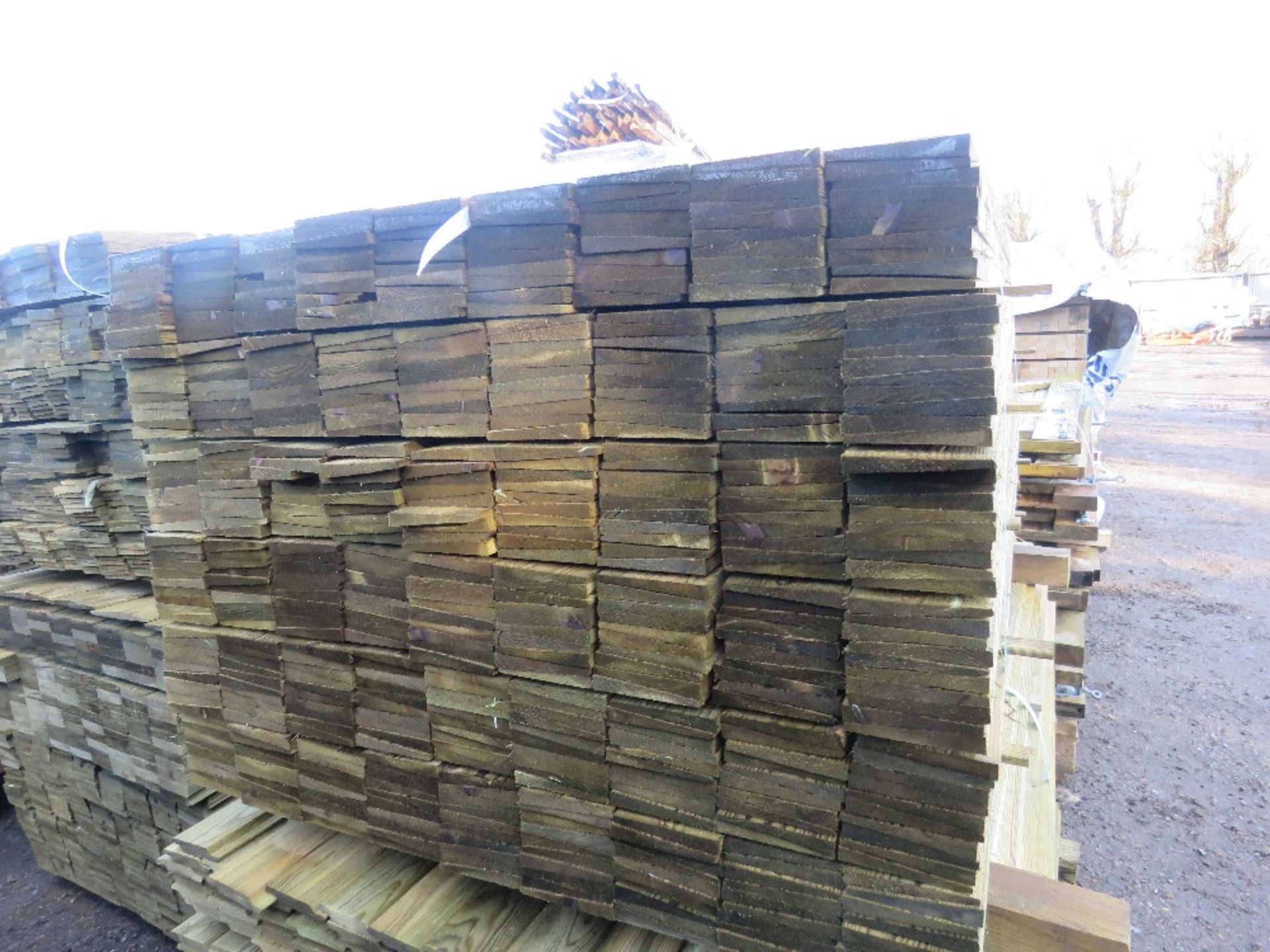 LARGE BUNDLE OF PRESSURE TREATED FEATHER EDGE TIMBER CLADDING: 1.5M LENGTH X 10CM WIDTH APPROX. - Image 2 of 3