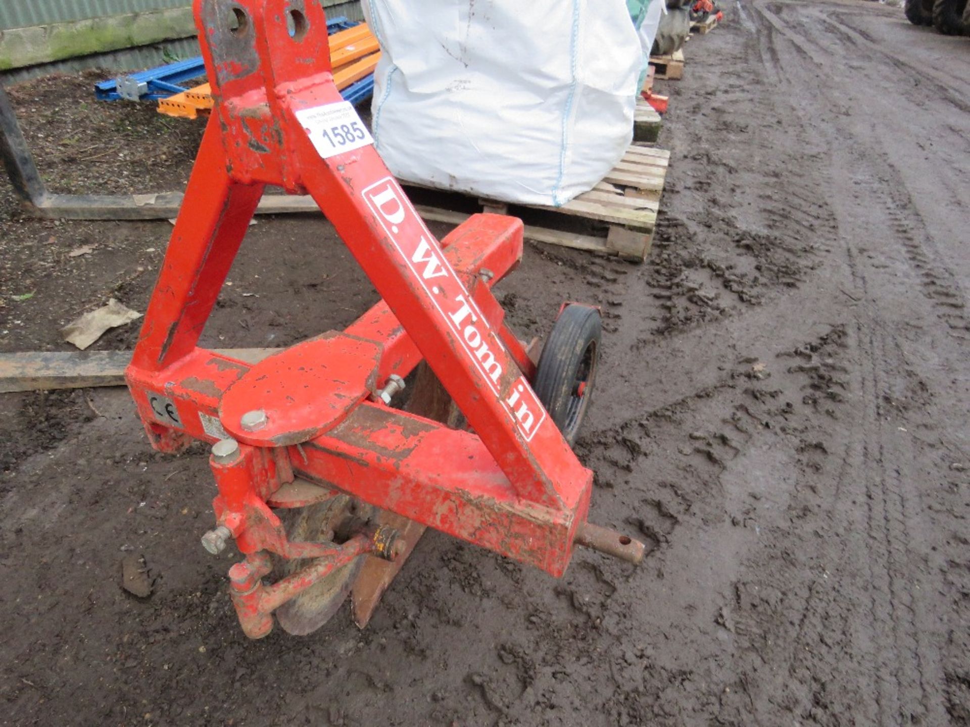 DW TOMLIN SINGLE FURROW PLOUGH FOR COMPACT TRACTOR. - Image 2 of 4