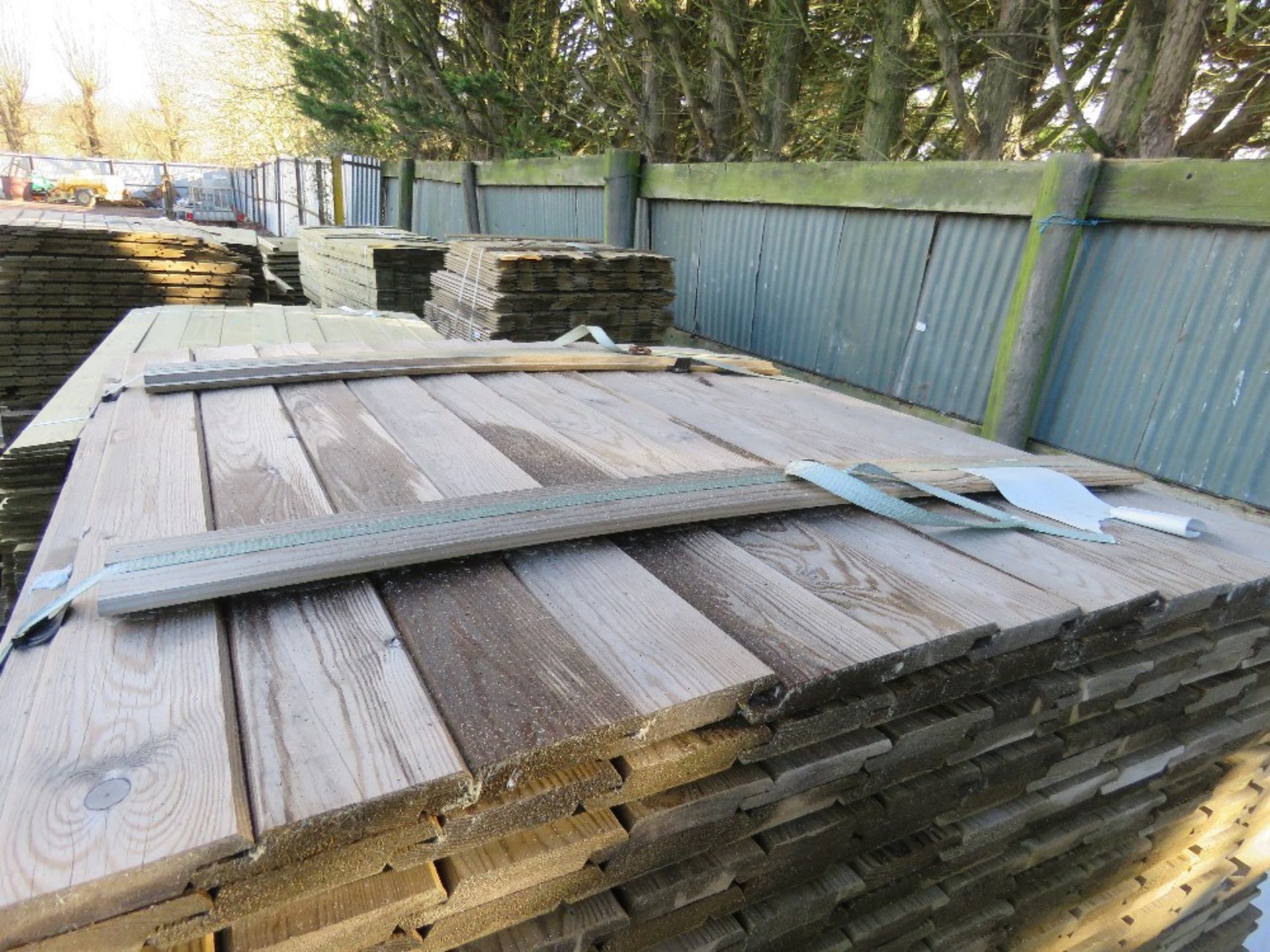 2 X PALLETS OF SHIPLAP PRESSURE TREATED FENCE CLADDING TIMBER BOARDS. 1.02M LENGTH X 95MM WIDTH APP - Image 4 of 4