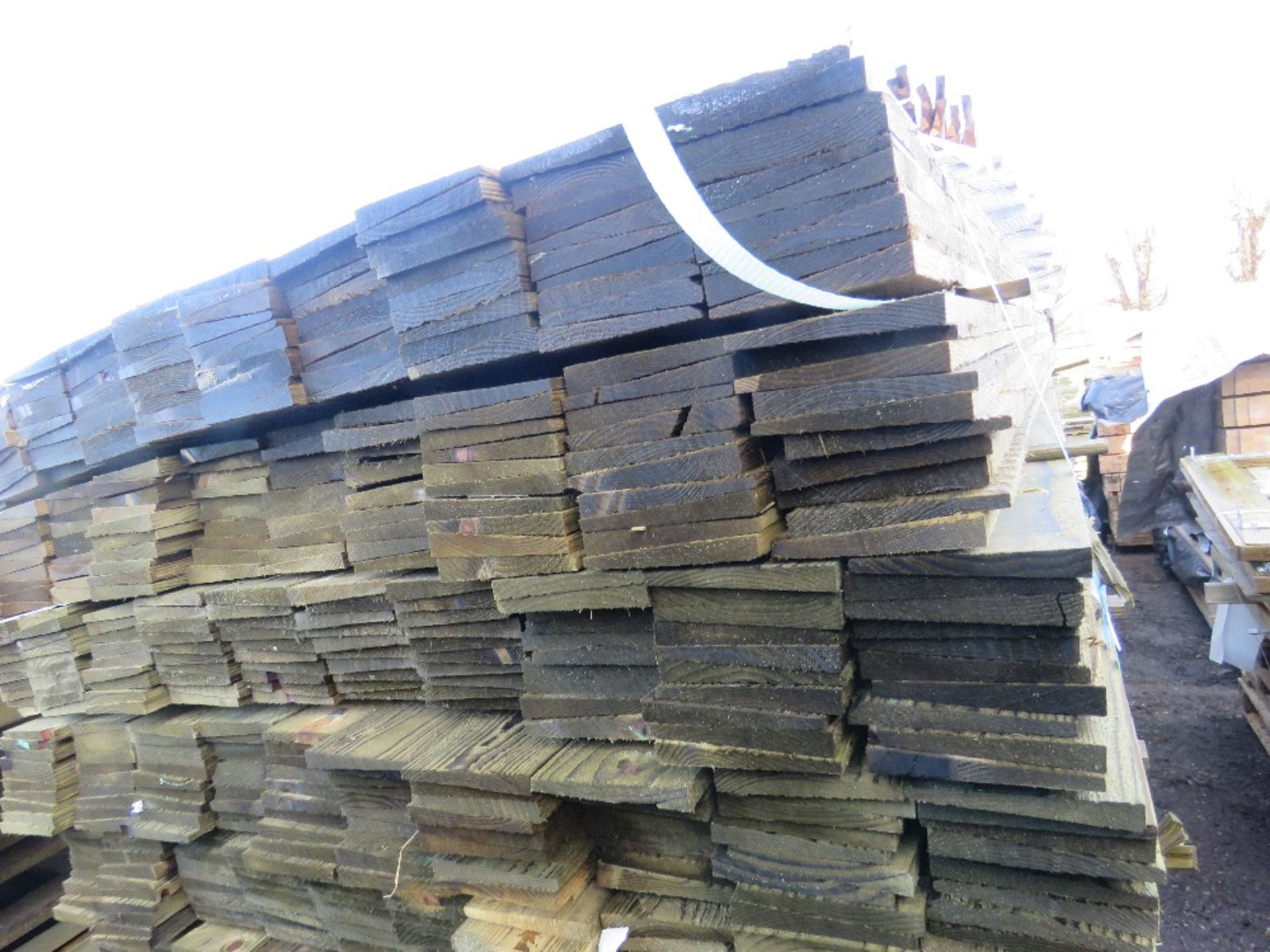 LARGE BUNDLE OF PRESSURE TREATED FEATHER EDGE TIMBER CLADDING: 1.65M LENGTH X 10CM WIDTH APPROX. - Image 2 of 3