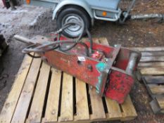 TAKEUCHI TKB-301 EXCAVATOR BREAKER ON 50MM PINS.