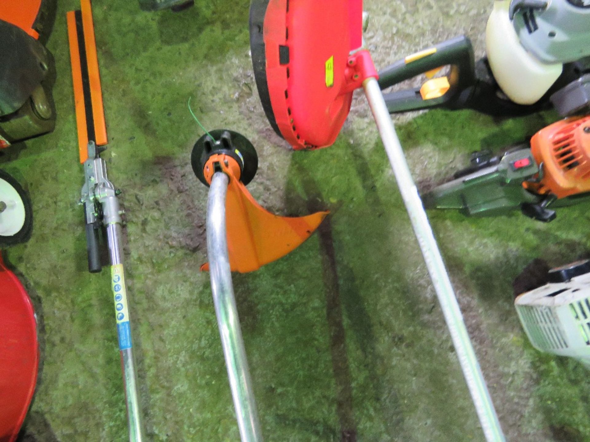 STIHL FS40 PETROL ENGINED STRIMMER. THIS LOT IS SOLD UNDER THE AUCTIONEERS MARGIN SCHEME, THEREFORE - Image 2 of 2