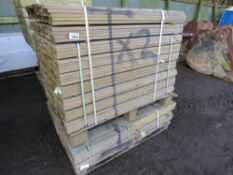 2 X PALLETS OF FENCE CLADDING TIMBER BOARDS. 0.66M - 1.35M LENGTH, 70X20MM WIDTH APPROX.