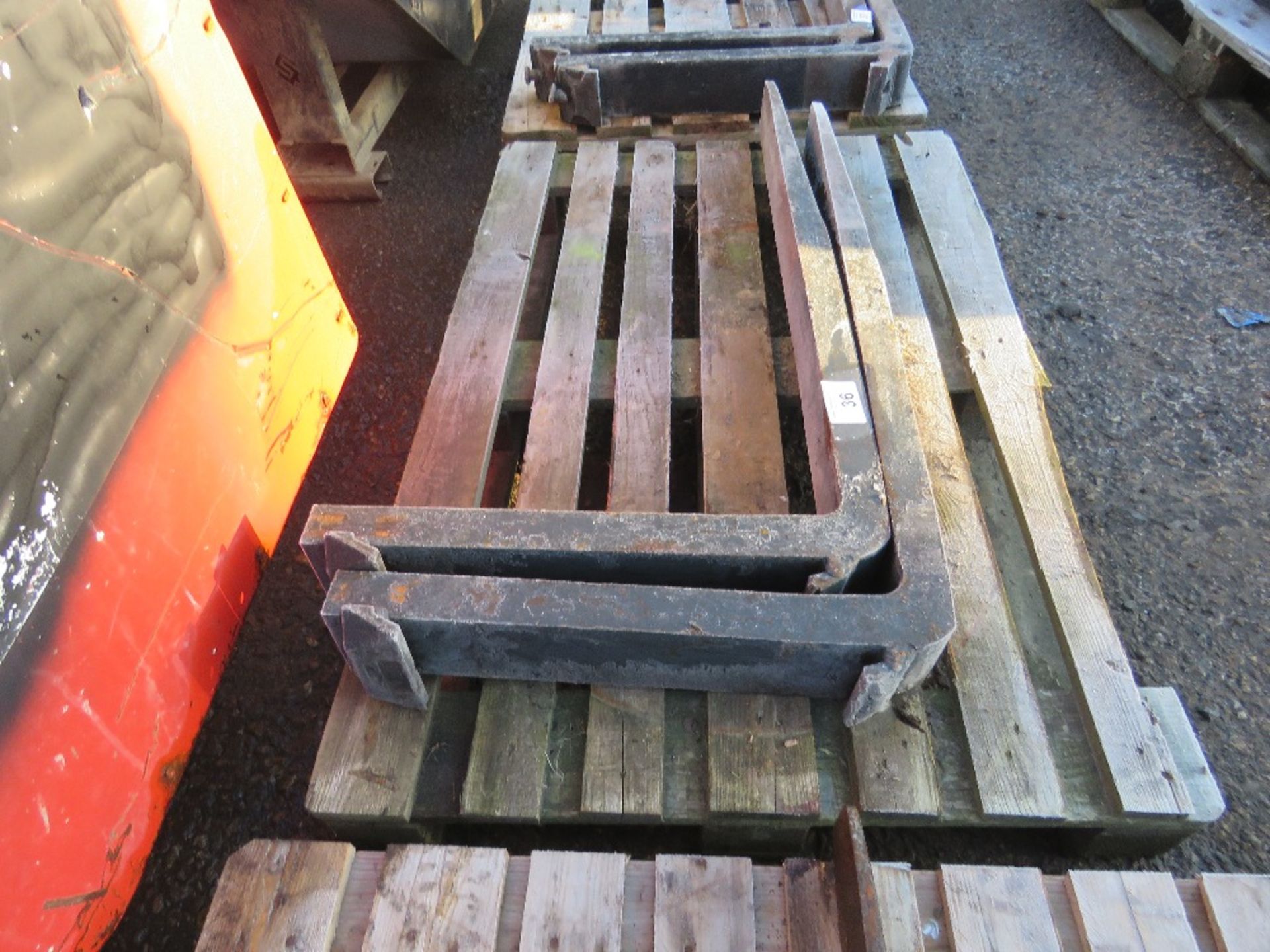 PAIR OF FORKLIFT TINES. - Image 2 of 2