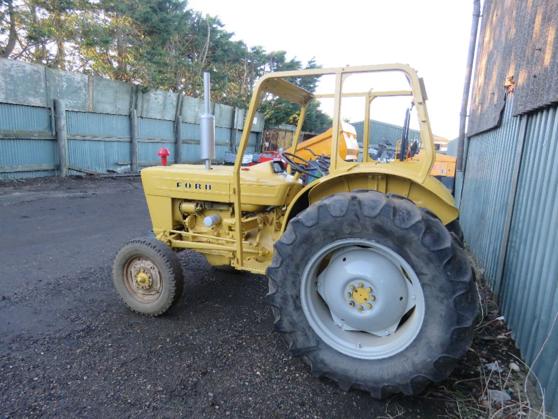 FORD INDUSTRIAL SPEC AGRICULTURAL TRACTOR, LIKE A 3000. UNFINISHED PROJECT. WHNE TESTED WAS SEEN TO - Image 8 of 8