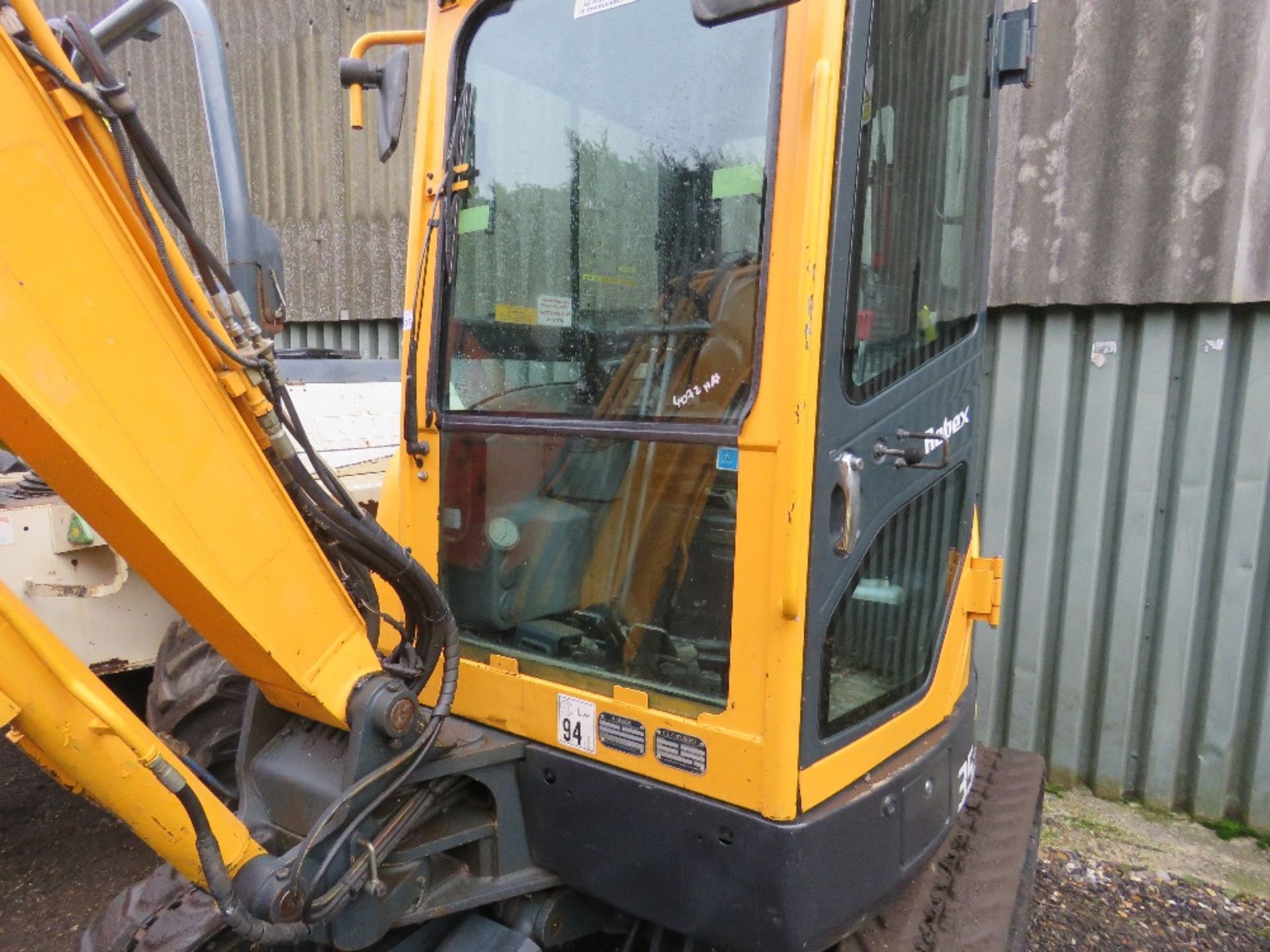 HYUNDAI ROBEX 35Z-9 RUBBER TRACKED EXCAVATOR, YEAR 2013. 4072 REC HOURS. 3NO BUCKETS AS SHOWN. SN:HH - Image 4 of 15