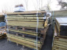 STACK OF ASSORTED FENCING PANELS, APPROXIMATELY 21NO IN TOTAL.