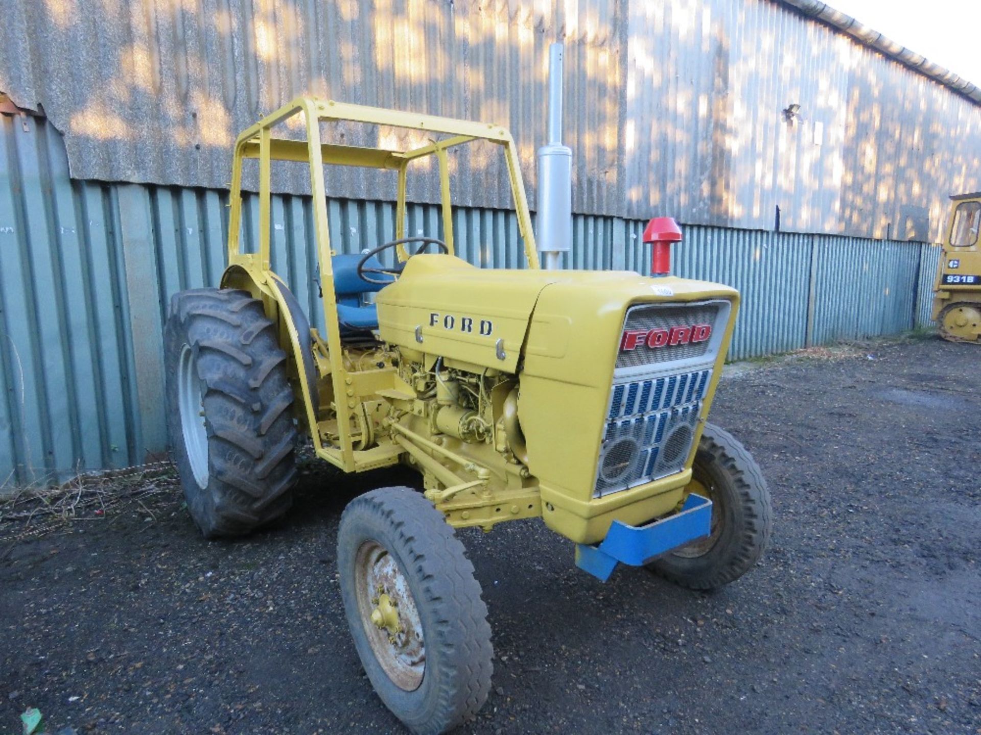 FORD INDUSTRIAL SPEC AGRICULTURAL TRACTOR, LIKE A 3000. UNFINISHED PROJECT. WHNE TESTED WAS SEEN TO - Image 3 of 8