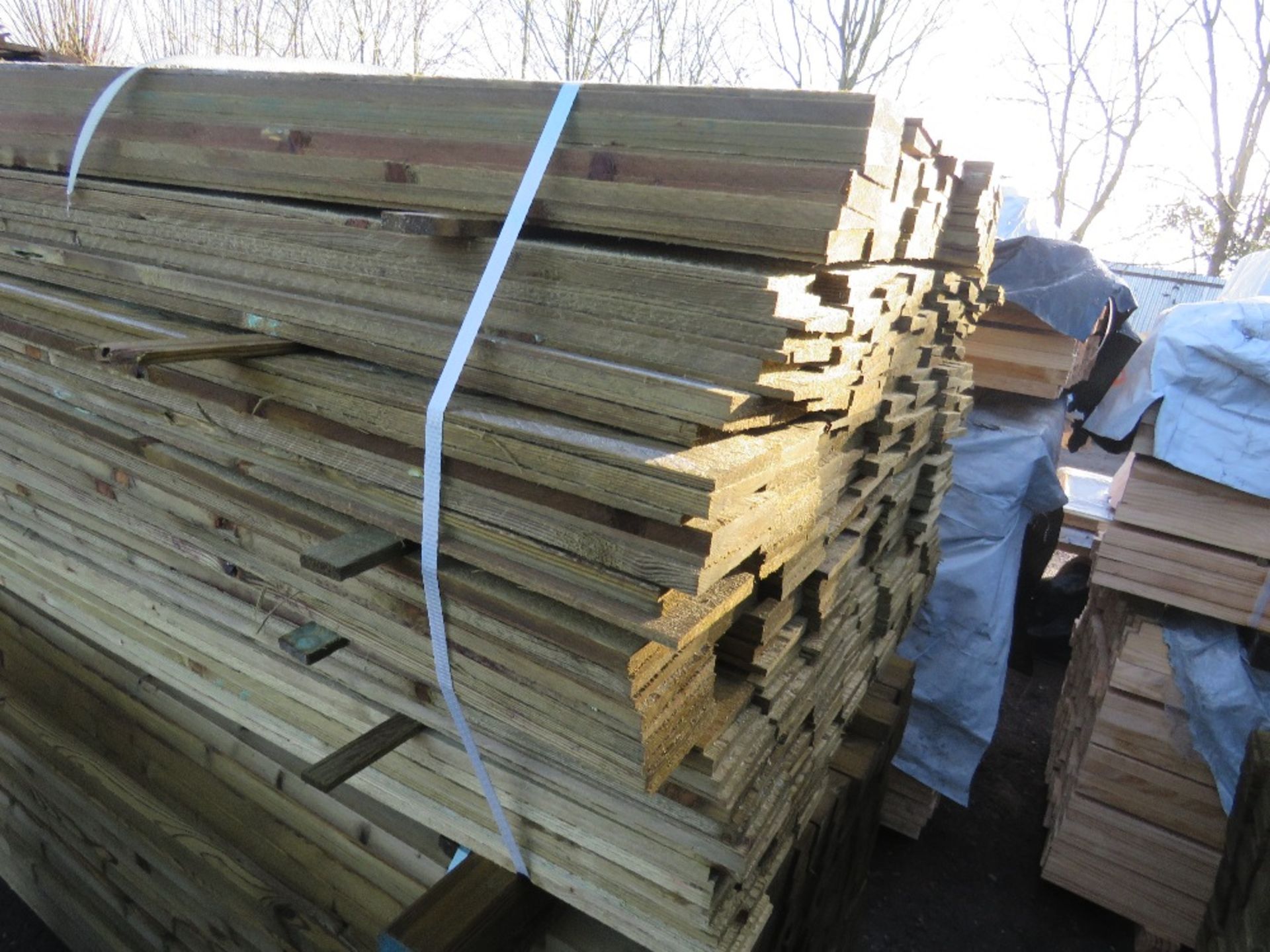 LARGE BUNDLE OF PRESSURE TREATED FEATHER EDGE TIMBER CLADDING: 1.65M LENGTH X 10CM WIDTH APPROX. - Image 2 of 3