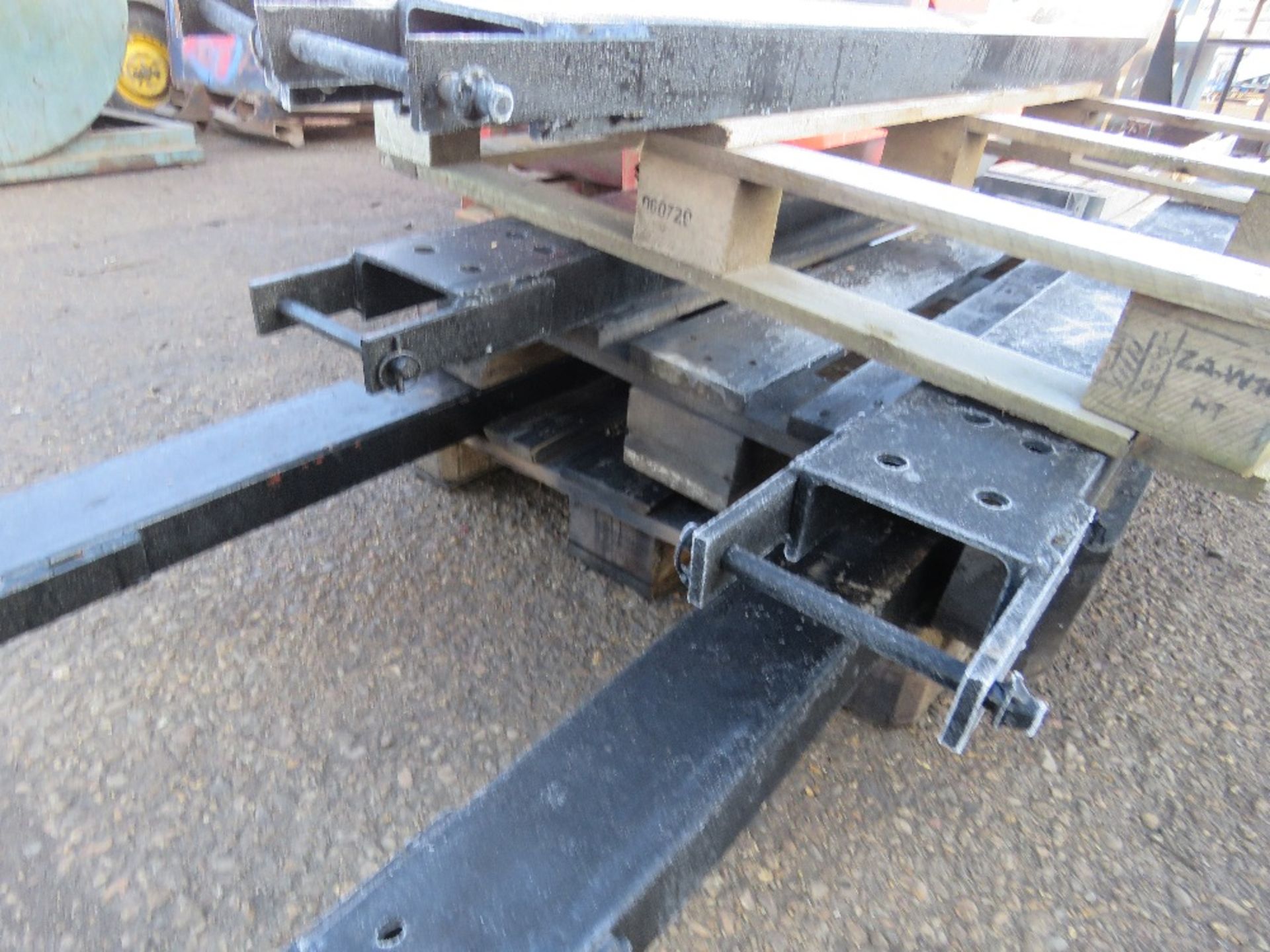 FORKLIFT EXTENSION TINES/SLEEVES WITH LOCKING PINS. 1.8M LENGTH APPROX - Image 3 of 3