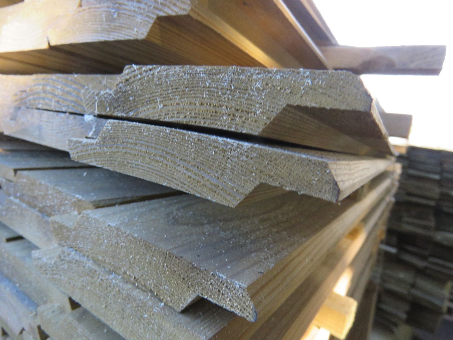 2 X PALLETS OF SHIPLAP PRESSURE TREATED FENCE CLADDING TIMBER BOARDS. 1.M-1.05M LENGTH X 95MM WIDTH - Image 4 of 4