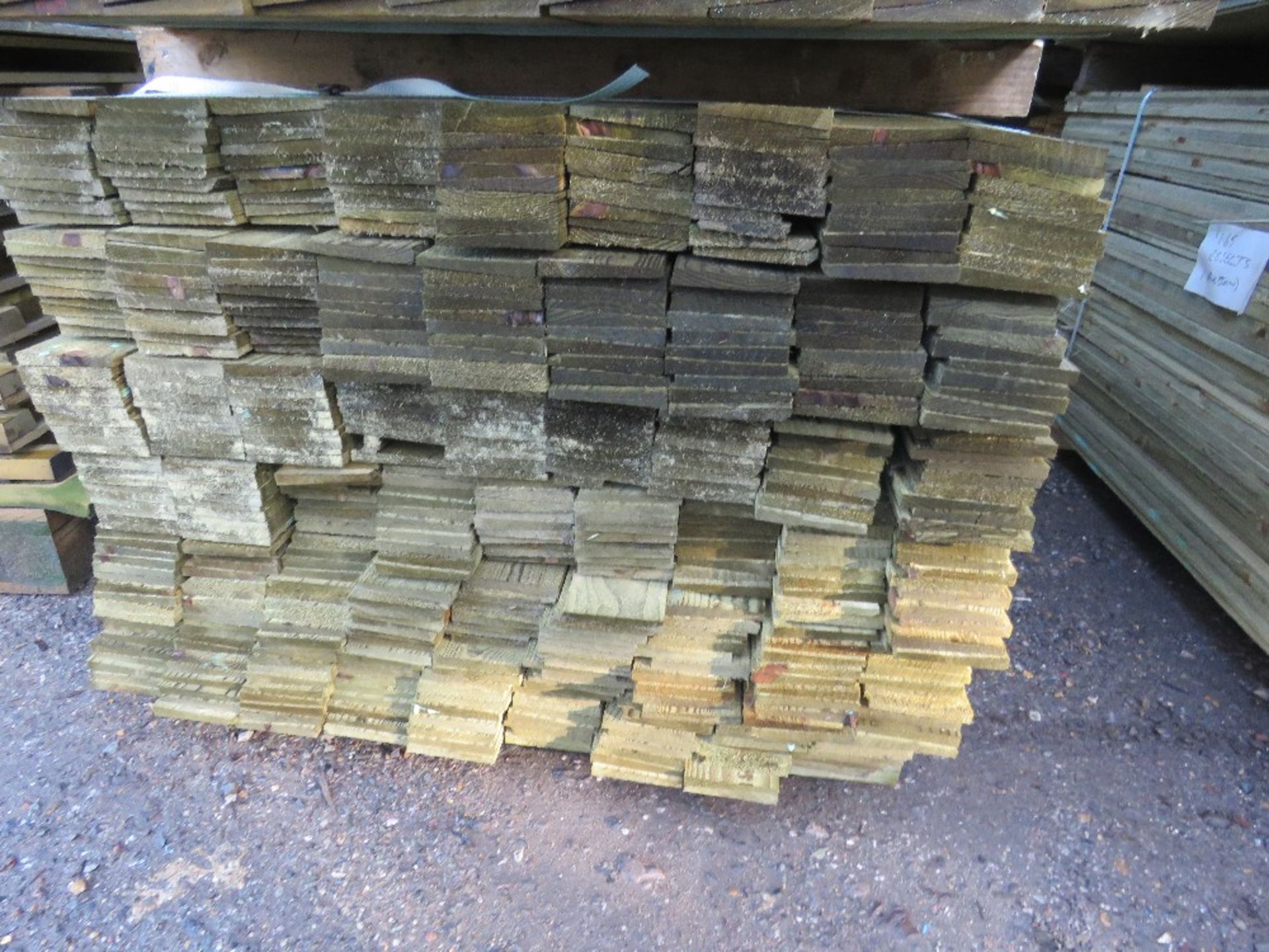 LARGE BUNDLE OF PRESSURE TREATED FEATHER EDGE TIMBER CLADDING: 1.65M LENGTH X 10CM WIDTH APPROX. - Image 2 of 3