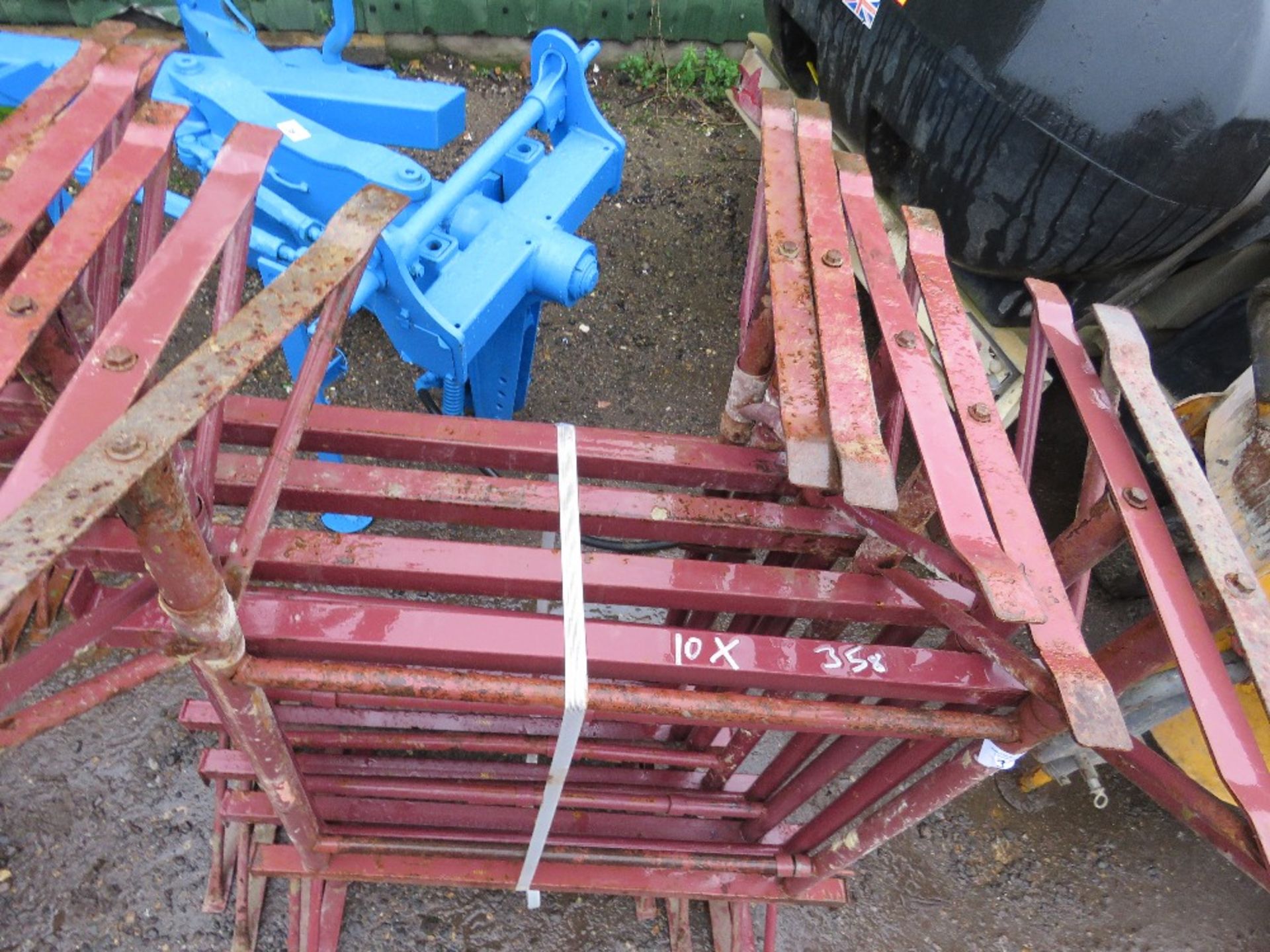 10 X LARGE BUILDERS TRESTLE STANDS. NO VAT ON HAMMER PRICE. - Image 3 of 3