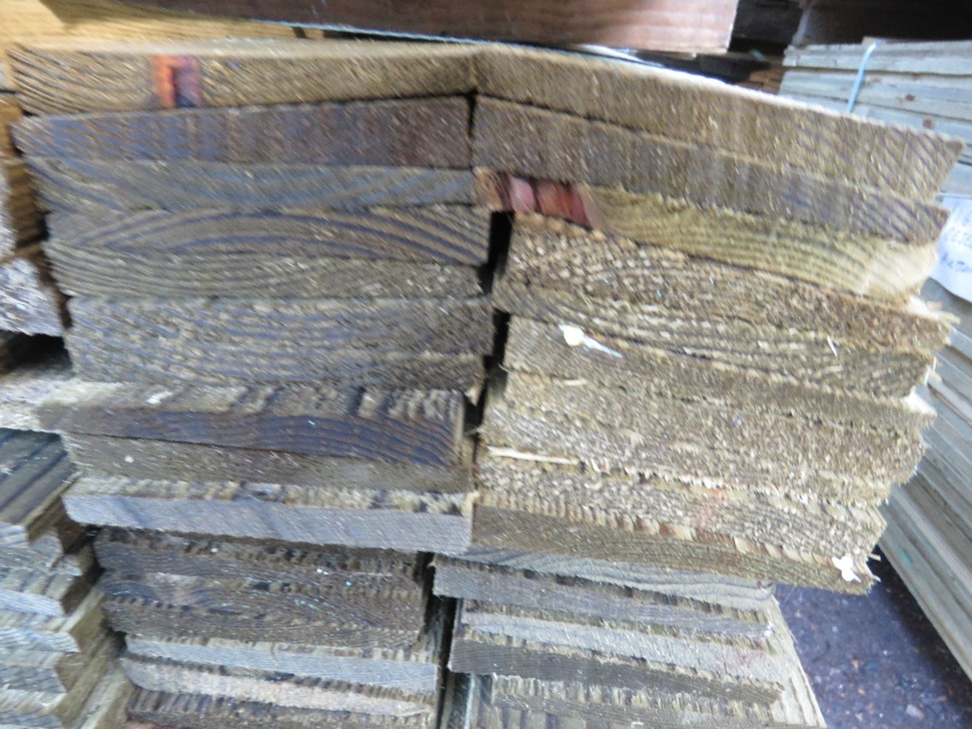 LARGE BUNDLE OF PRESSURE TREATED FEATHER EDGE TIMBER CLADDING: 1.65M LENGTH X 10CM WIDTH APPROX. - Image 3 of 3