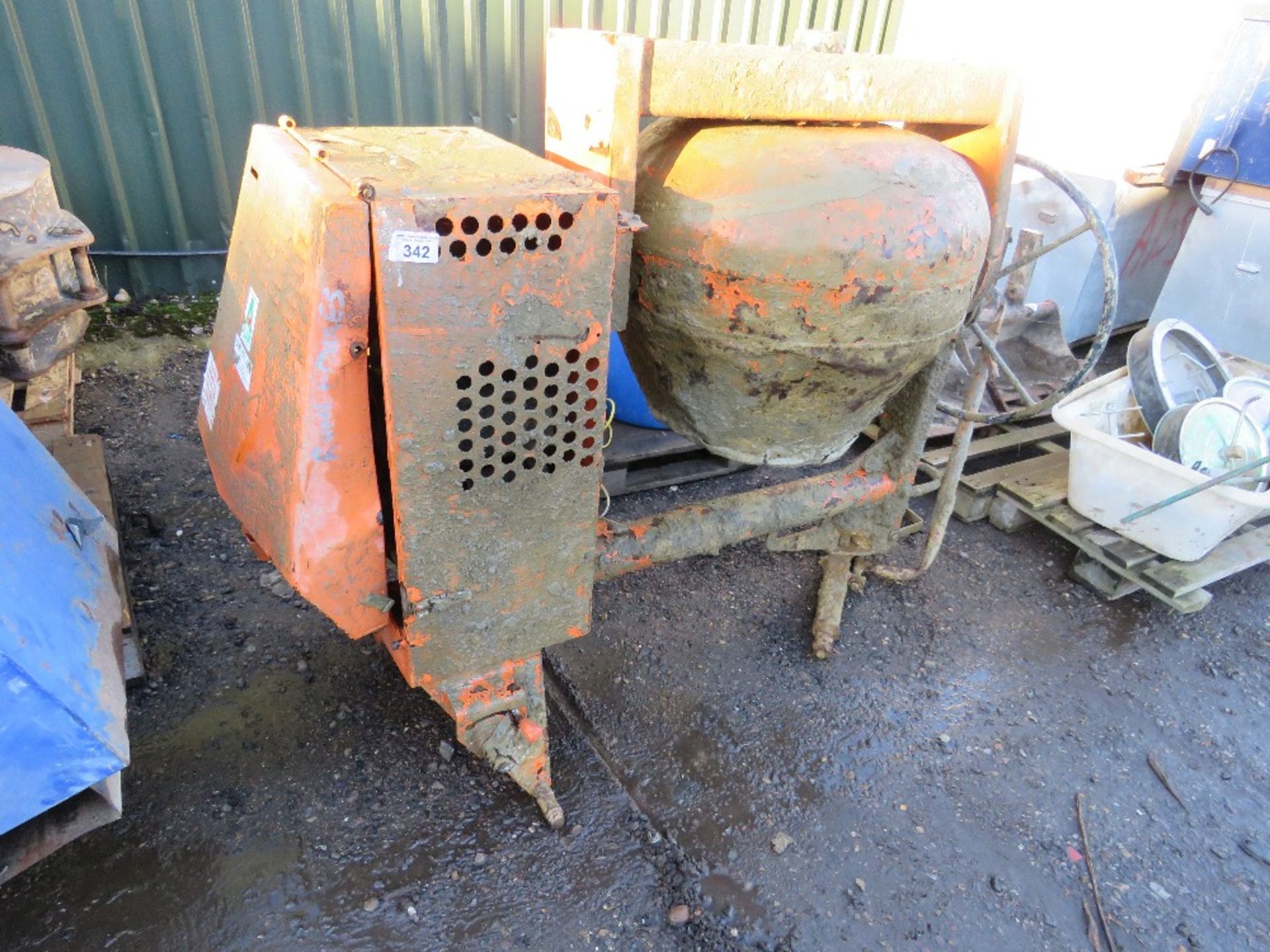 BELLE DIESEL SITE MIXER. ELECTRIC START YANMAR ENGINE. YEAR 2014. SOURCED FROM COMPANY LIQUIDATION.