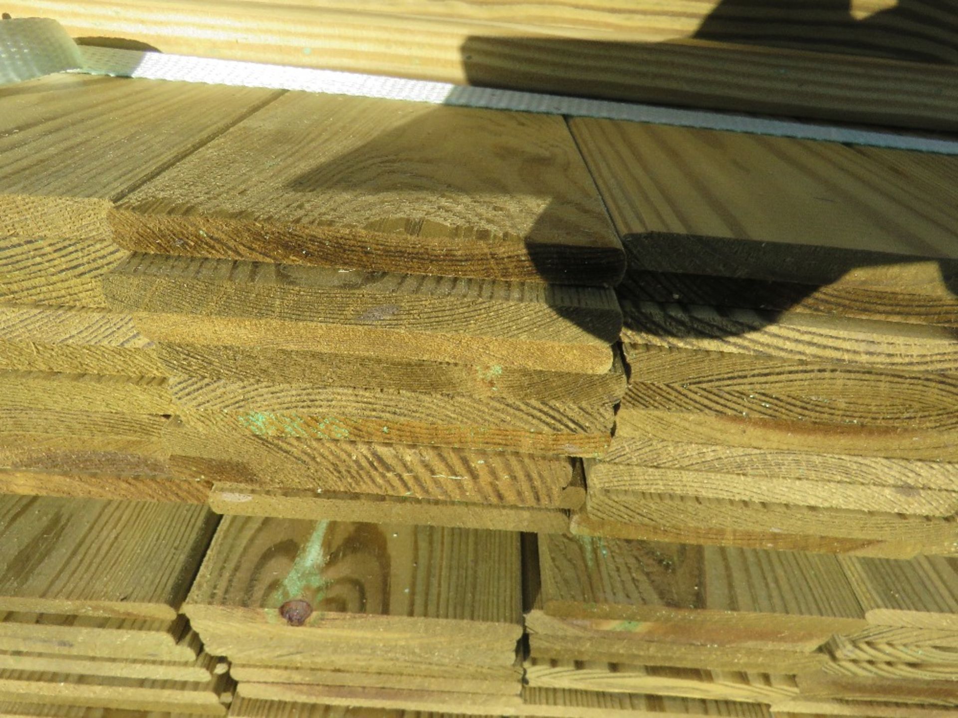 LARGE BUNDLE OF PRESSURE TREATED HIT AND MISSTIMBER CLADDING: 1.2M LENGTH X 10CM WIDTH APPROX. - Image 3 of 3