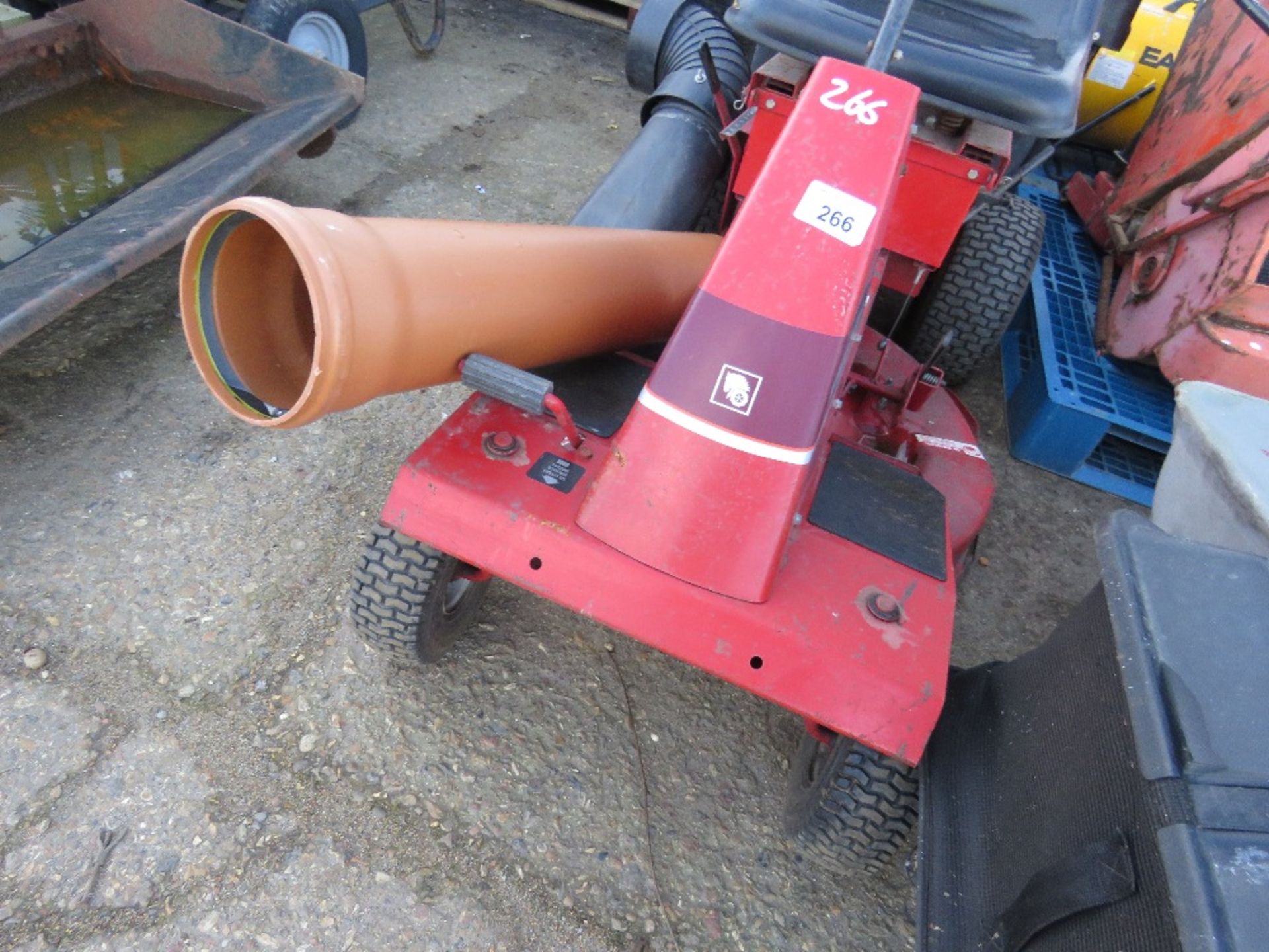 WHEELHORSE 112-6 RIDE ON MOWER WITH COLLECTOR. - Image 2 of 3