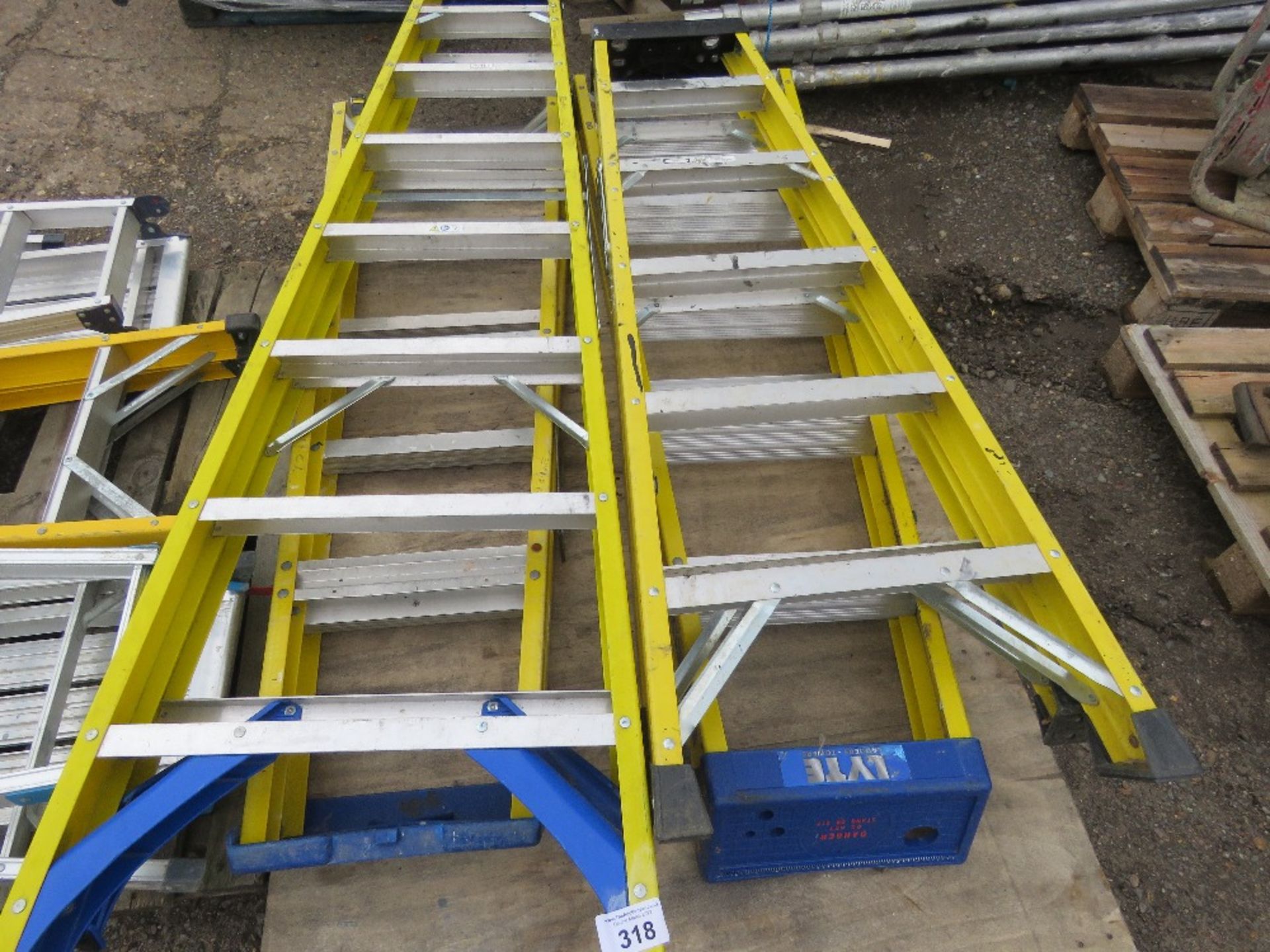 4 X SETS OF GRP STEP LADDERS. THIS LOT IS SOLD UNDER THE AUCTIONEERS MARGIN SCHEME, THEREFORE NO VAT - Image 2 of 3
