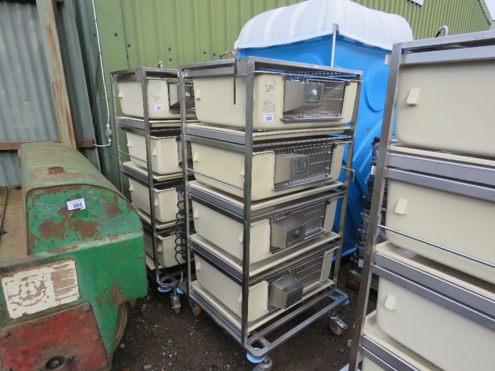 TECNIPLAST WHEELED STAINLESS STEEL TROLLEY FRAME CONTAINING 4 X VETINARY ANIMAL CAGES, LITTLE SIGNS