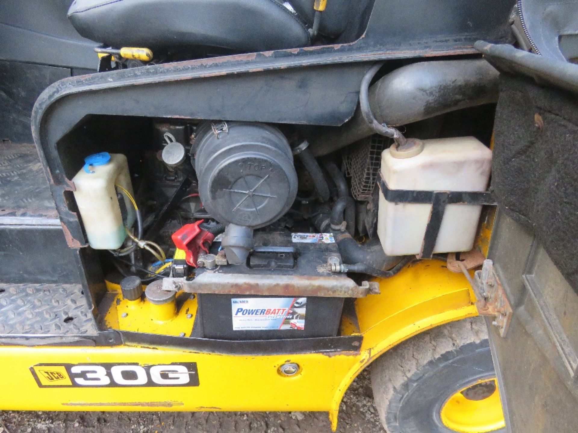 JCB 30G TELETRUK, YEAR 2012, GAS POWERED TELESCOPIC HANDLER, 3TONNE LIFT. SN:JCBTLT30J01540905. SOUR - Image 8 of 17