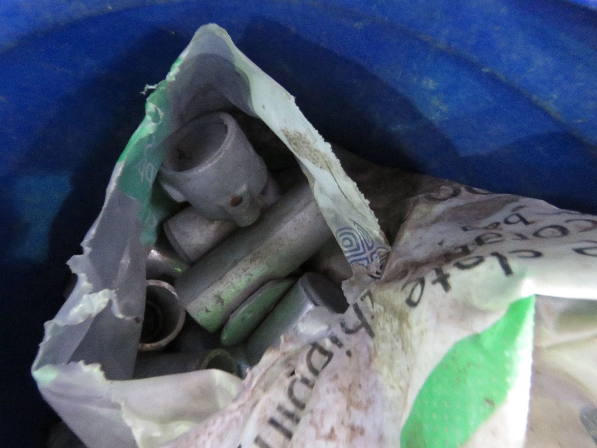 LARGE BUCKET AND A BIN OF KEY CLAMP PIPE FITTINGS.. SOURCED FROM DEPOT CLEARANCE. - Image 3 of 4