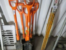 6 X ASSORTED INSULATED HANDLE HOLE DIGGING SPADES. THIS LOT IS SOLD UNDER THE AUCTIONEERS MARGIN SCH