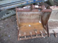 EXCAVATOR BUCKET ON 45MM PINS, 900MM WIDTH APPROX. DIRECT FROM LOCAL CONSTRUCTION COMPANY.