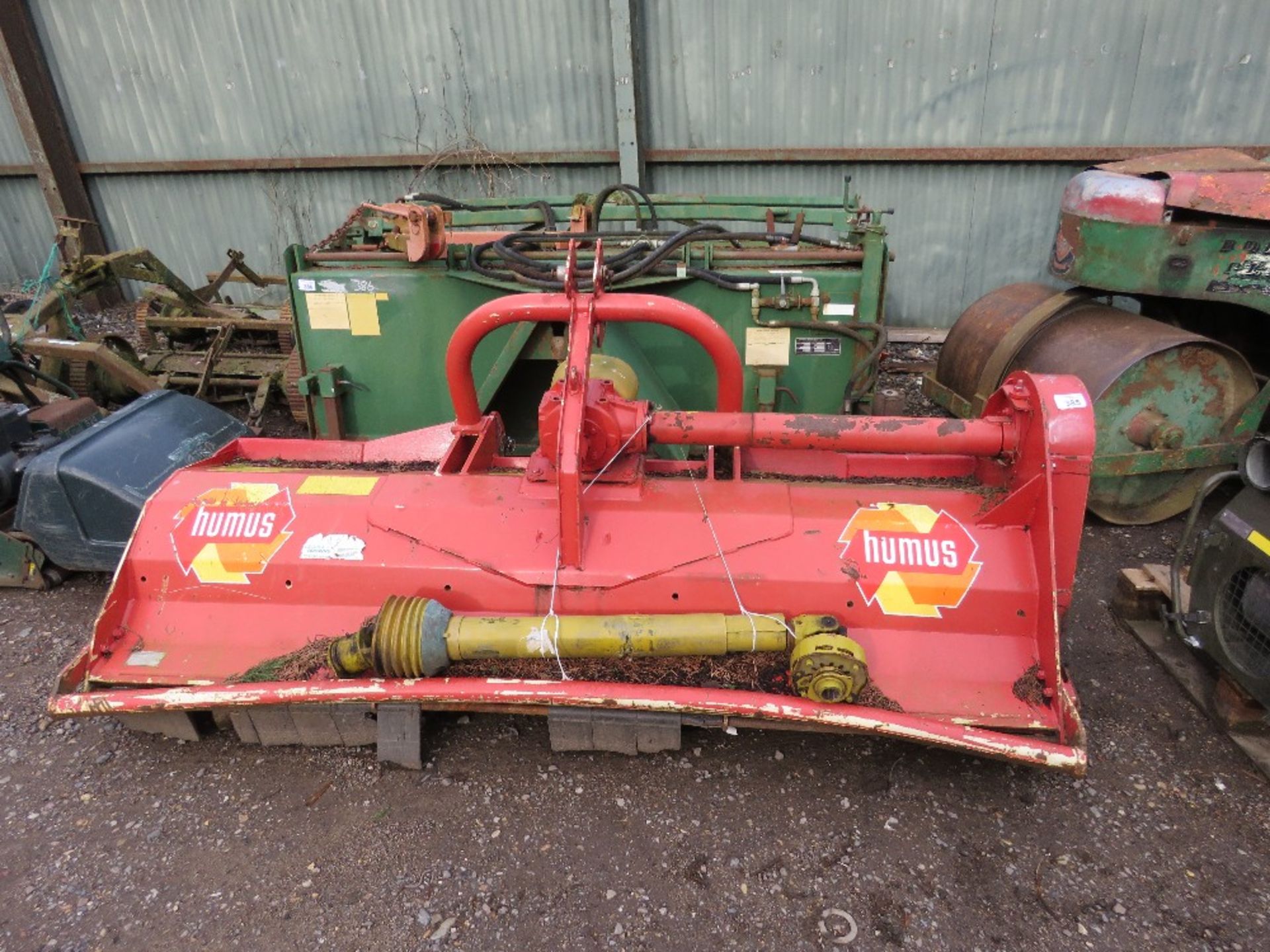 HUMUS A220 FRONT MOUNTED FLAIL MOWER, YEAR 2012, 2.2M WIDE. SOURCED FROM A LOCAL FARM HAVING CHANGED