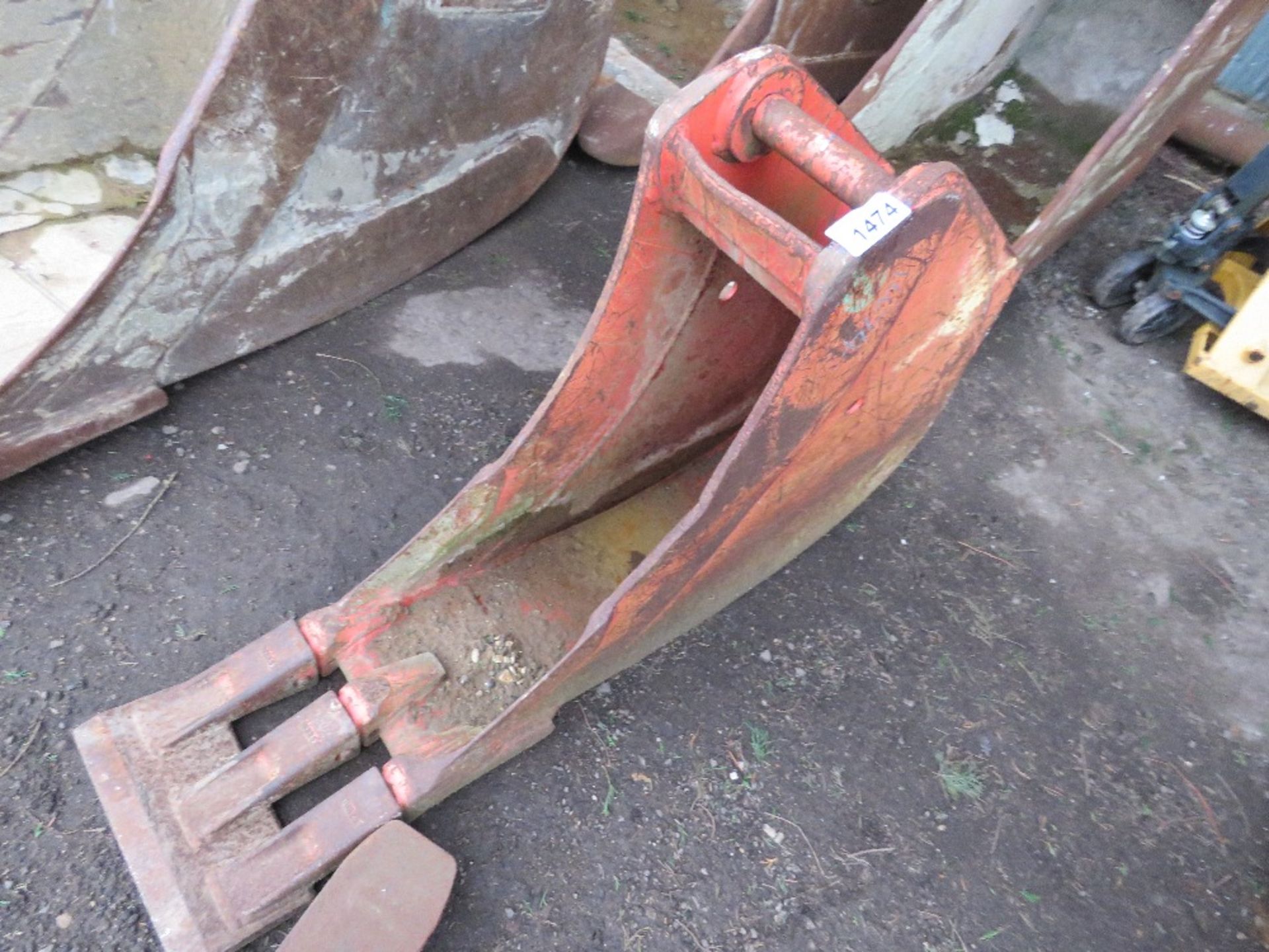 MILLER EXCAVATOR BUCKET ON 45MM PINS, 300MM WIDTH APPROX. DIRECT FROM LOCAL CONSTRUCTION COMPAN