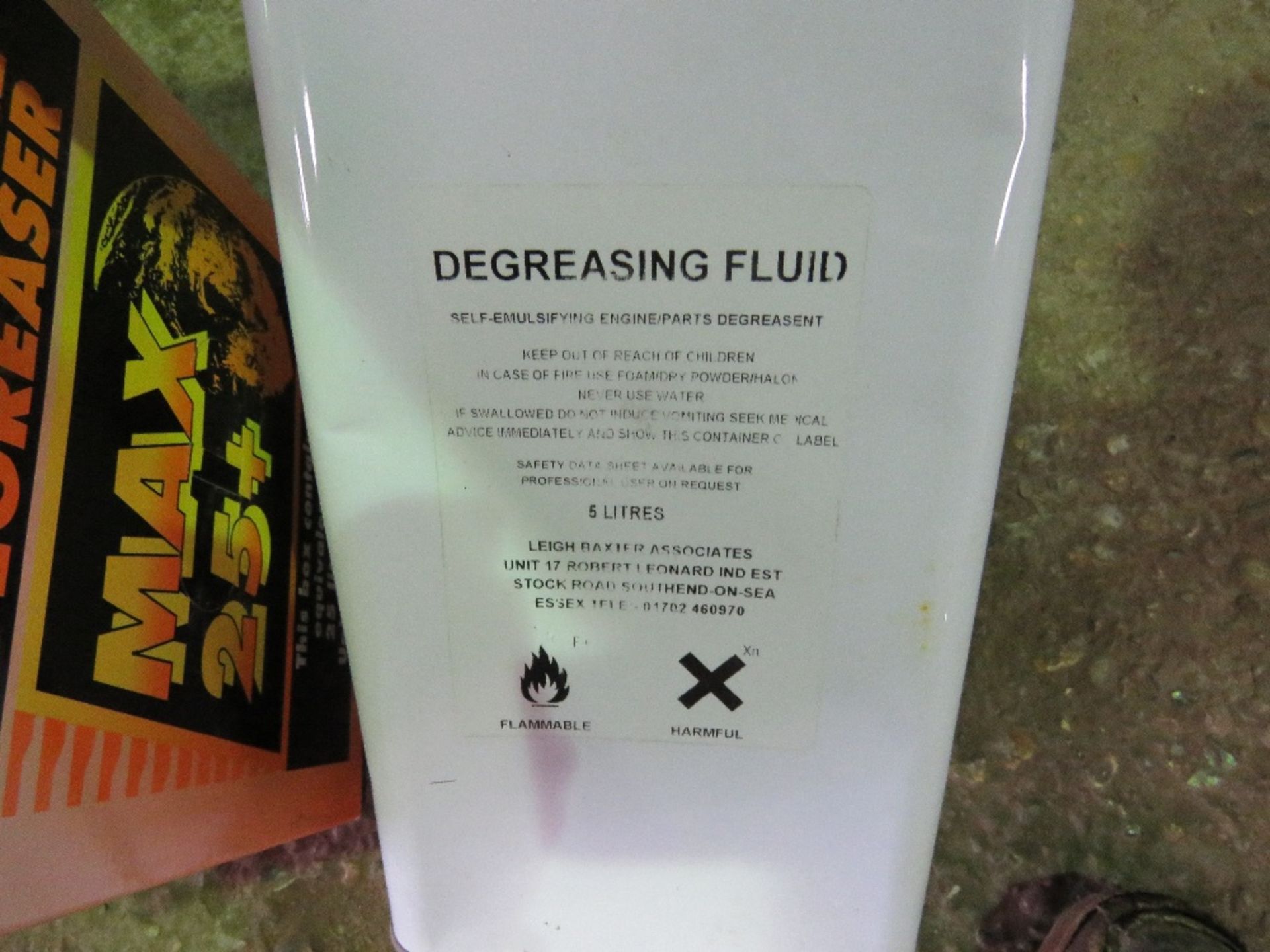 QUANTITY OF DEGREASING PRODUCTS. - Image 3 of 3