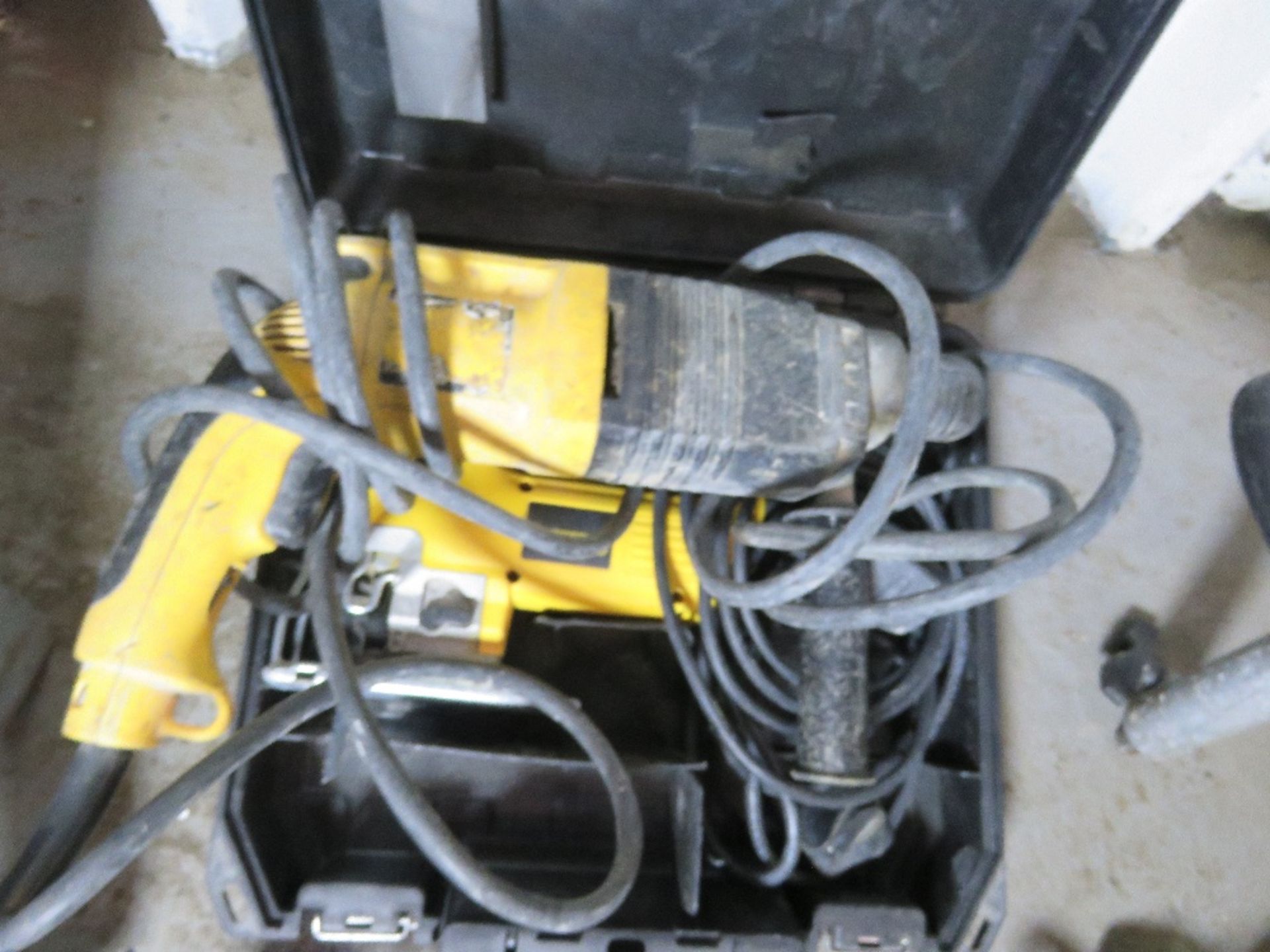 DEWALT 240VOLT DRILL AND JIGSAW. THIS LOT IS SOLD UNDER THE AUCTIONEERS MARGIN SCHEME, THEREFORE NO - Image 3 of 3