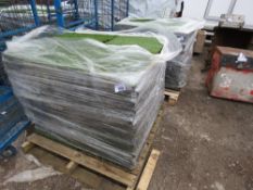 PALLET OF HEAVY DUTY ASTRO TURF SQUARES, 50CM X 50CM @ 30MM DEPTH. RUBBER BACKED THEY CLIP TOGETHER