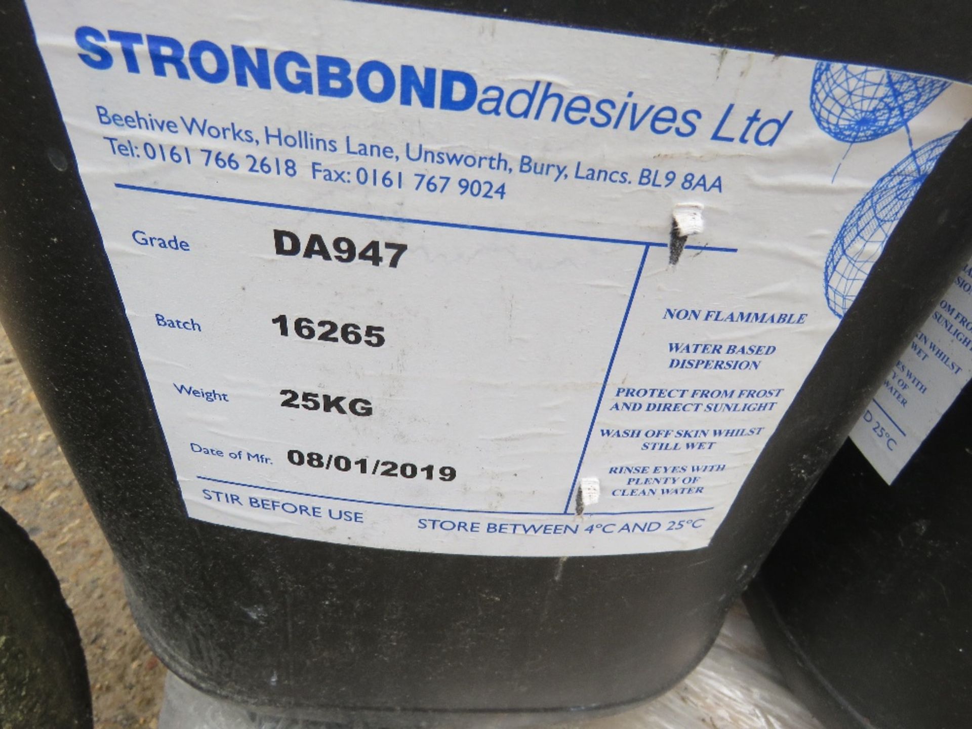 9 X DRUMS OF STRONGBOND DA847. SOURCED FROM DEPOT CLEARANCE, HAVING BEEN USED BY A COMPANY THAT SPR - Image 2 of 2