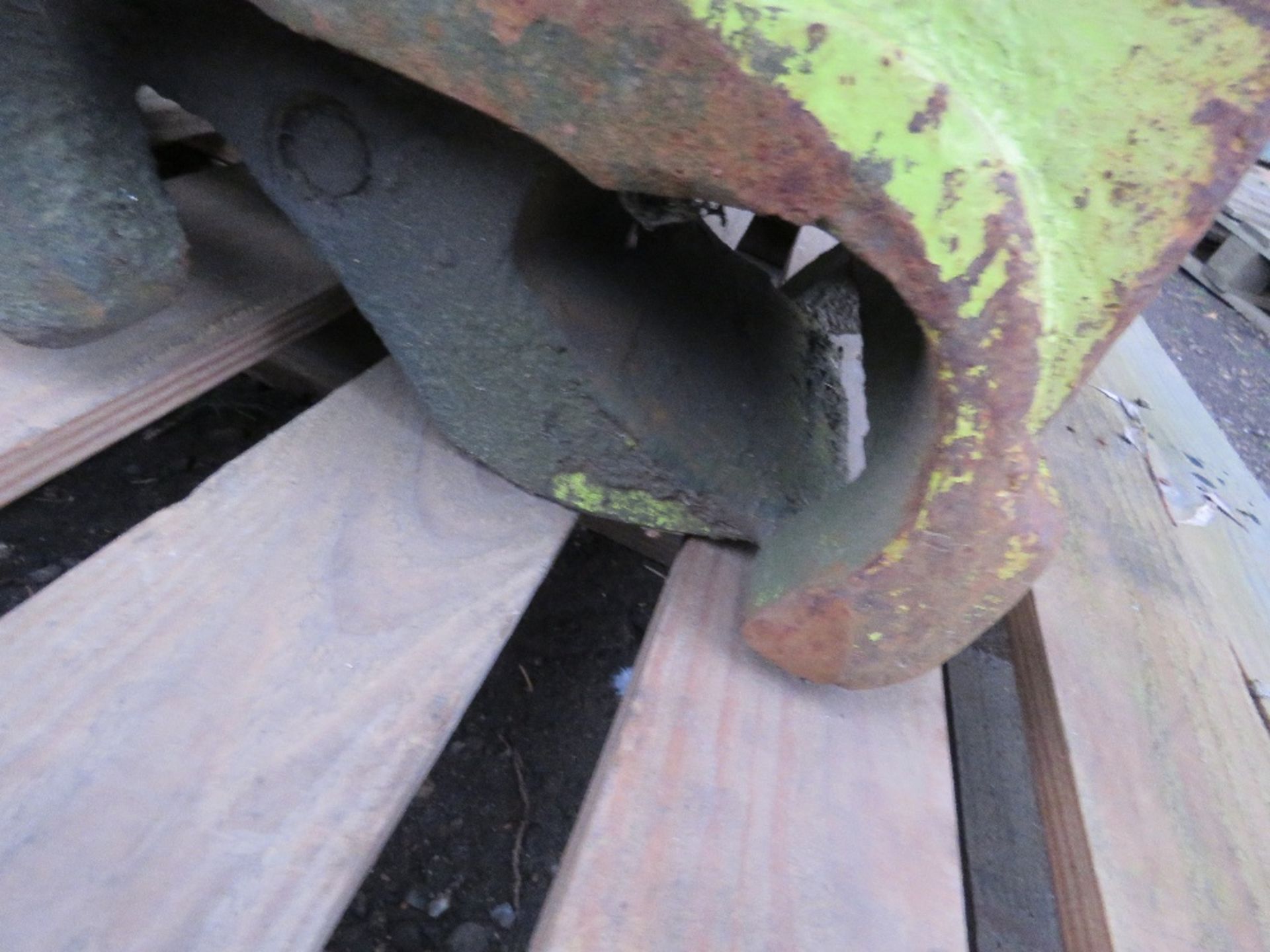 HYDRAULIC EXCAVATOR HITCH ON 80MM PINS. UNTESTED. - Image 3 of 4