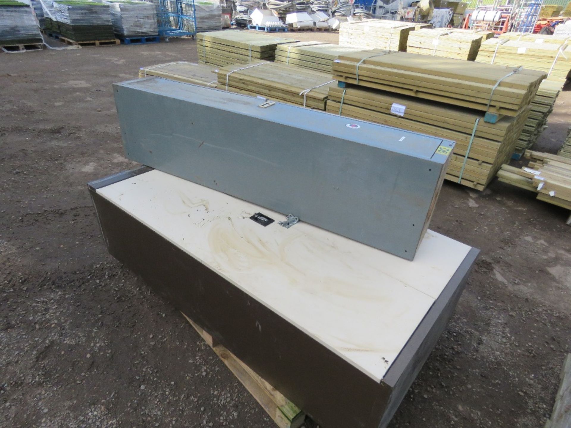 2 X METAL WORKSHOP CABINETS. THIS LOT IS SOLD UNDER THE AUCTIONEERS MARGIN SCHEME, THEREFORE NO VAT - Image 2 of 3