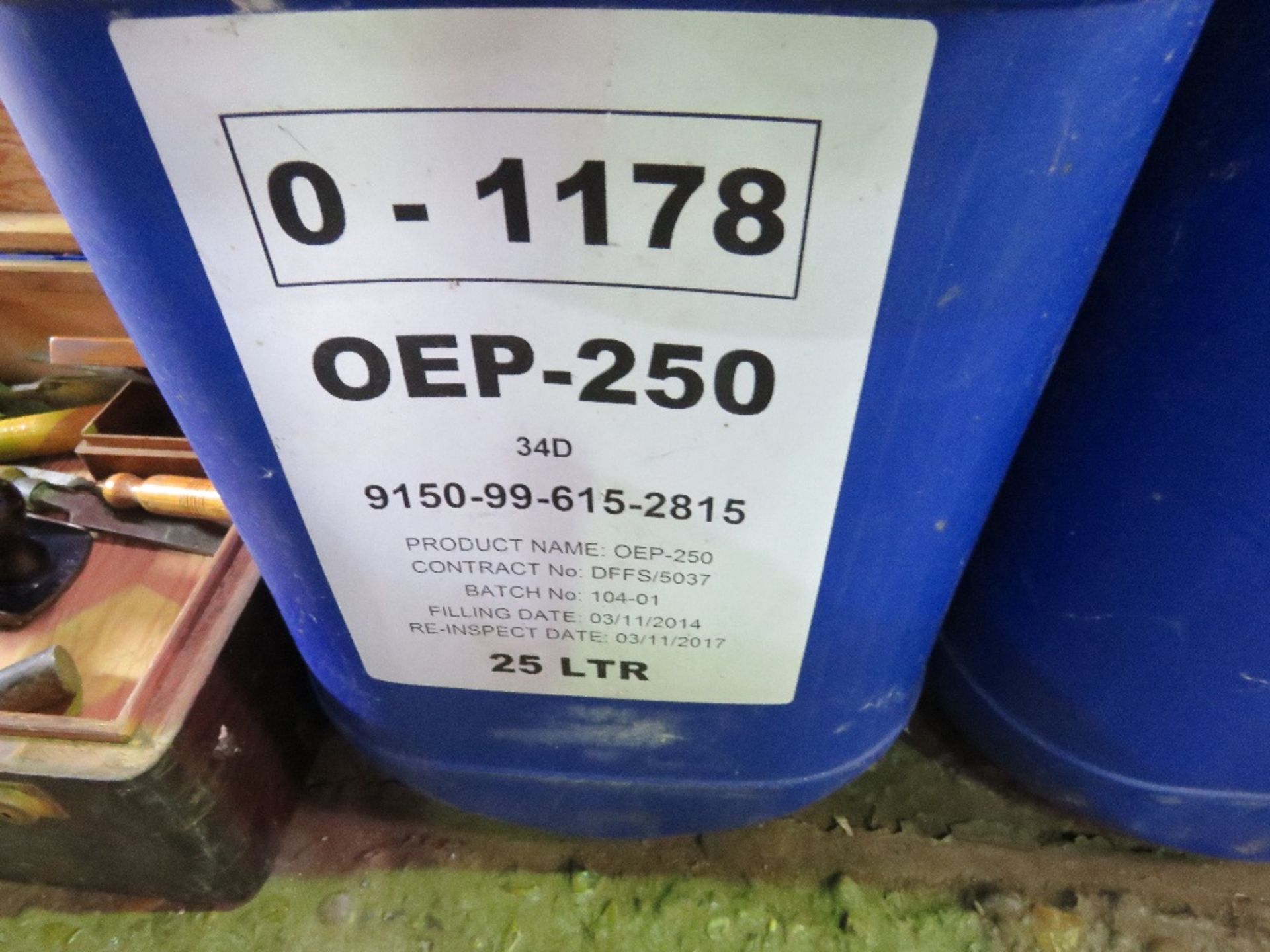 3 X 25LITRE DRUMS OF OEP-250 HIGH PRESSURE GEAR OIL.. THIS LOT IS SOLD UNDER THE AUCTIONEERS MARGIN - Image 2 of 2