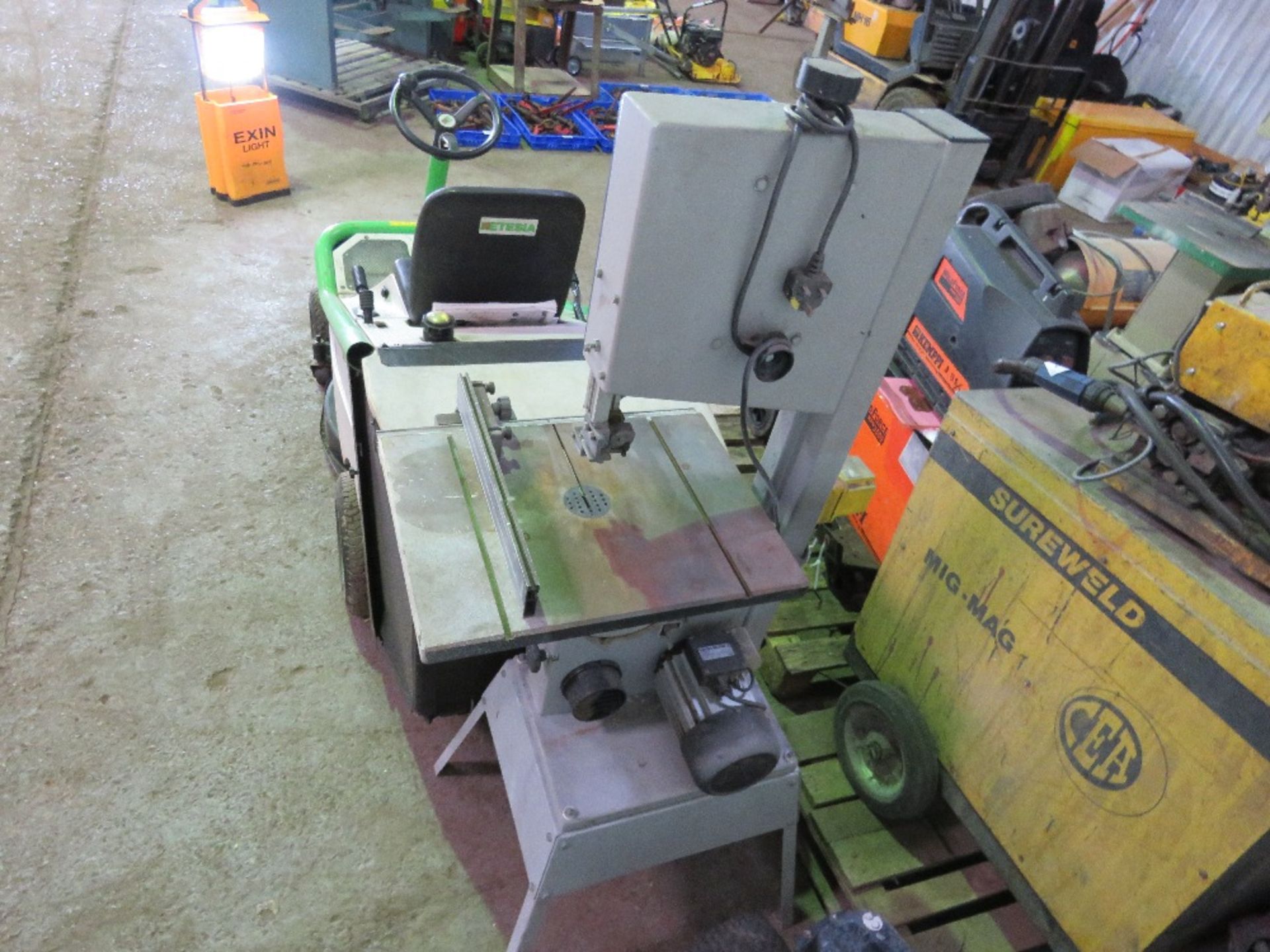 ELEKTRA BECKUM 240VOLT VERTICAL BANDSAW. - Image 2 of 4