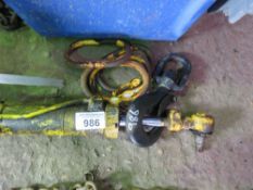 HYDRAULIC RAM, CRANE HOOK & CHAIN LOOPS. THIS LOT IS SOLD UNDER THE AUCTIONEERS MARGIN SCHEME, THERE