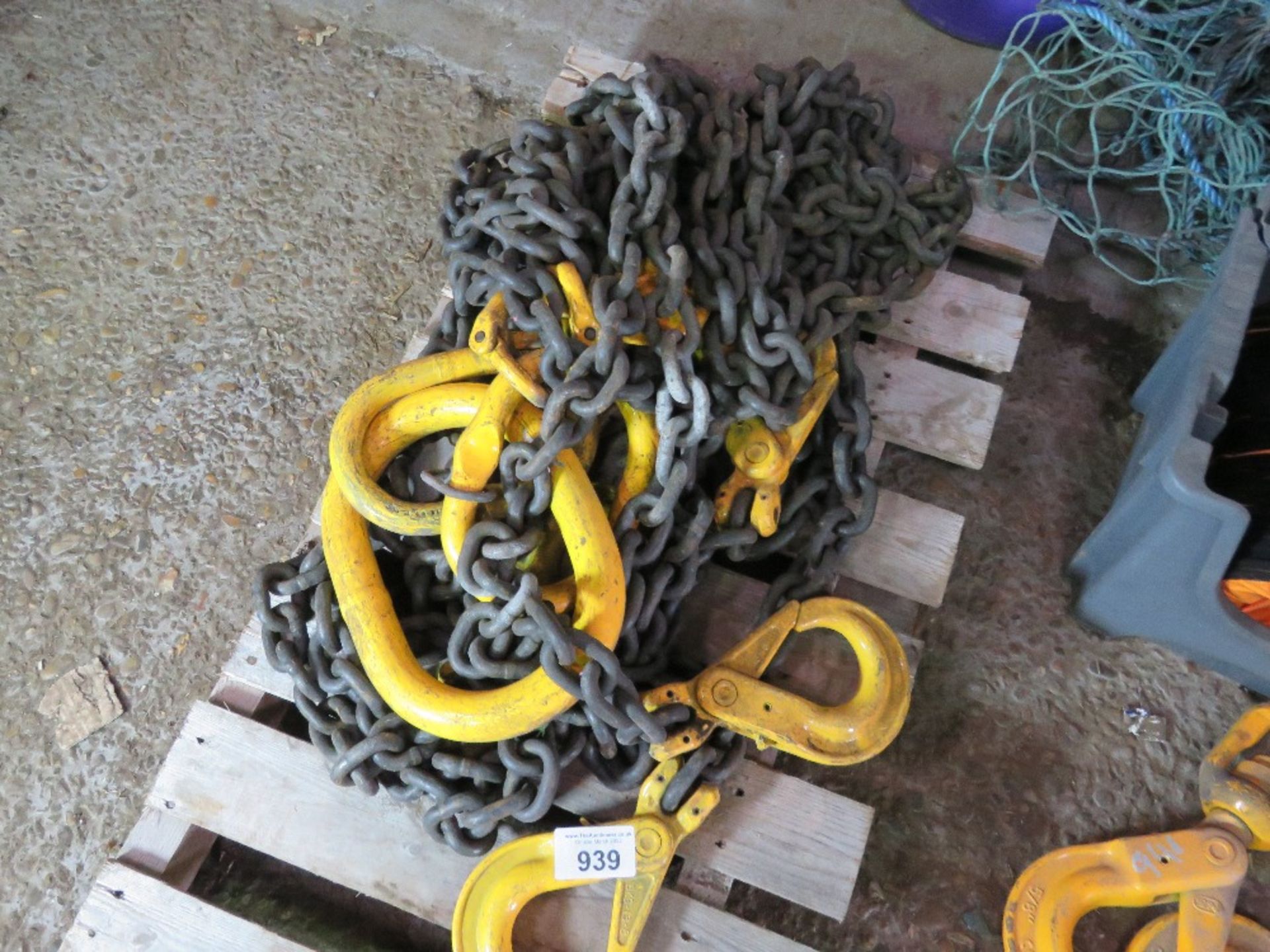 HEAVY DUTY SET OF 4 LEGGED LIFING CHAINS WITH SHORTENERS, SOURCED FROM DEPOT CLEARANCE.