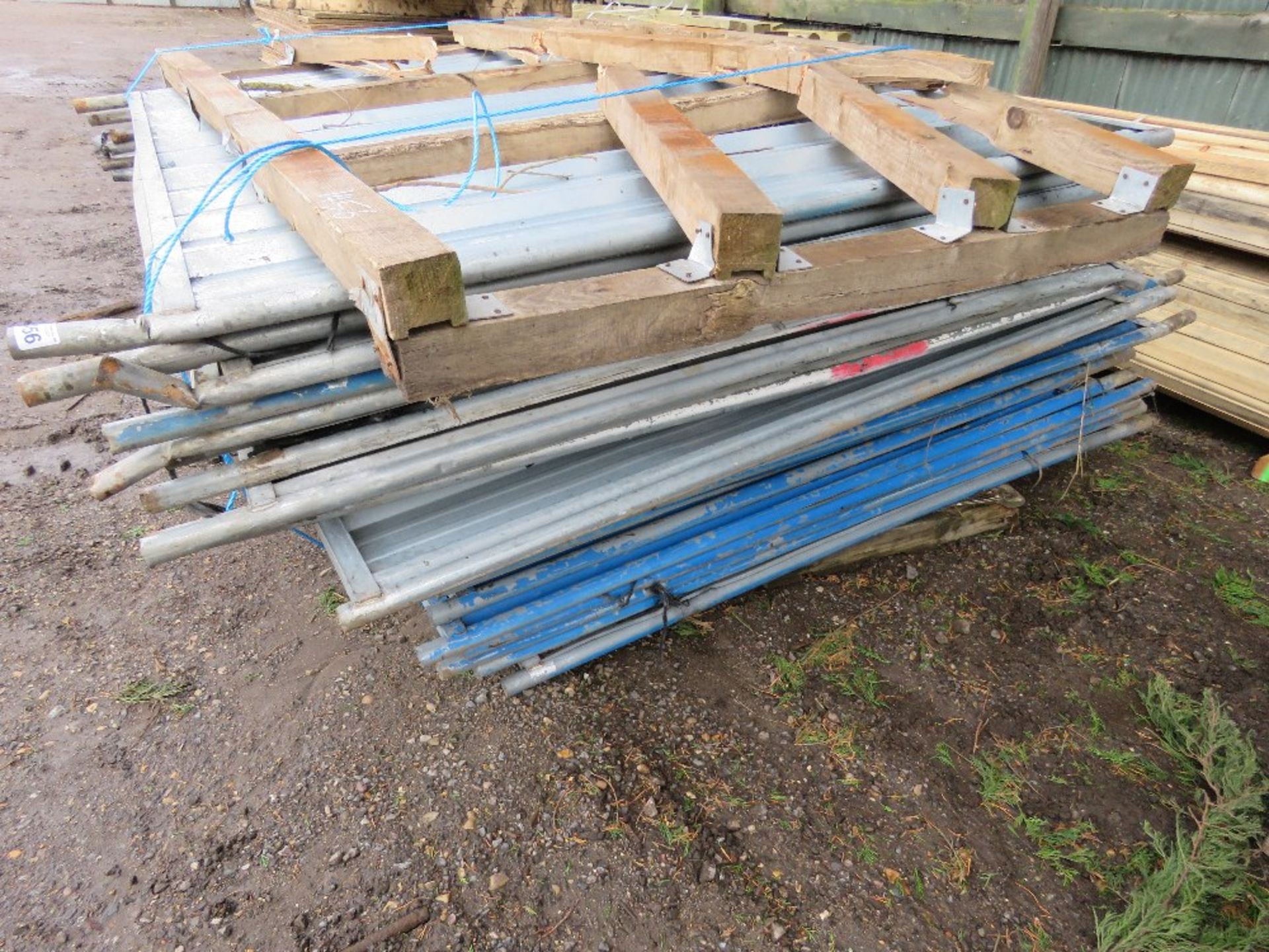 STACK OF SOLID TEMPORARY SITE PANELS, 6FT HEIGHT X 7FT WIDTH APPROX. 22NO IN TOTAL APPROX. - Image 4 of 4