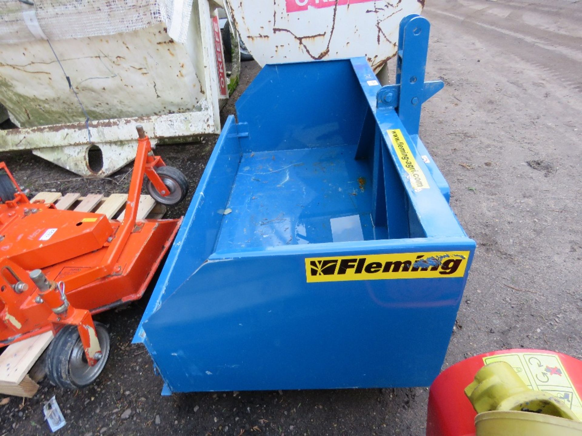 FLEMING TB5 TRACTOR MOUNTED TRANSPORT BOX. - Image 2 of 3