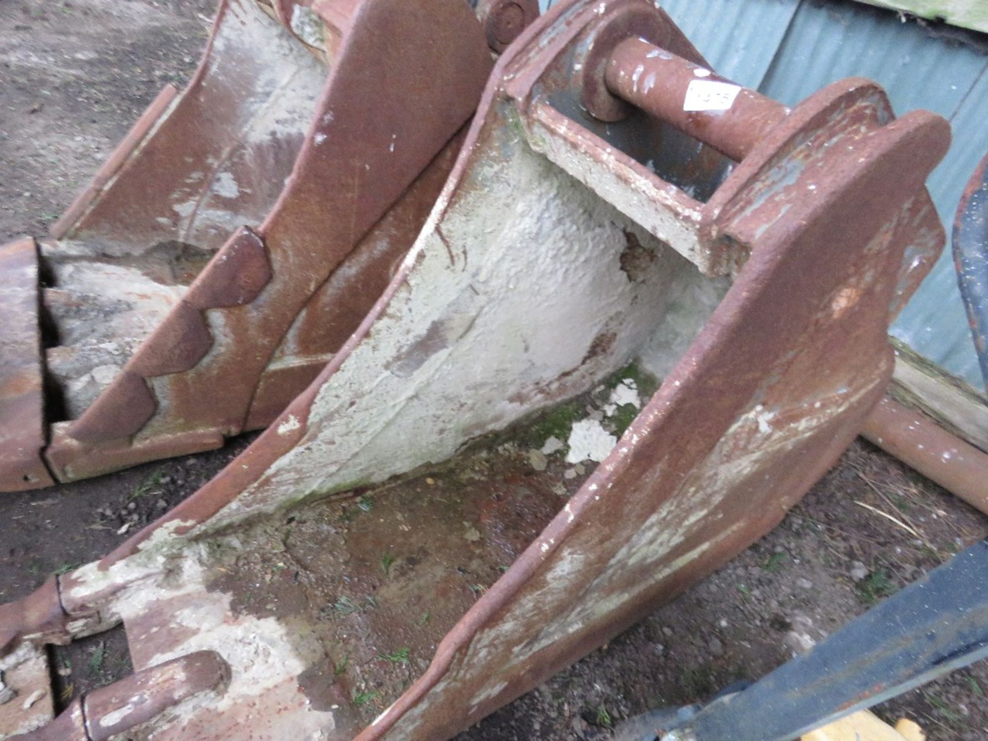 VOLVO EXCAVATOR BUCKET ON 80MM PINS, 600MM WIDTH APPROX. DIRECT FROM LOCAL CONSTRUCTION COMPAN